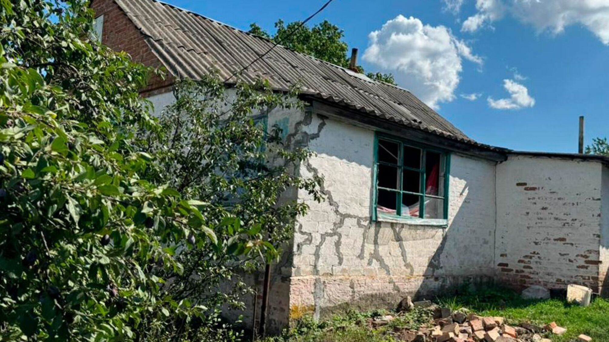  Ворожі обстріли на Харківщині: загинув чоловік, п’ятеро поранених