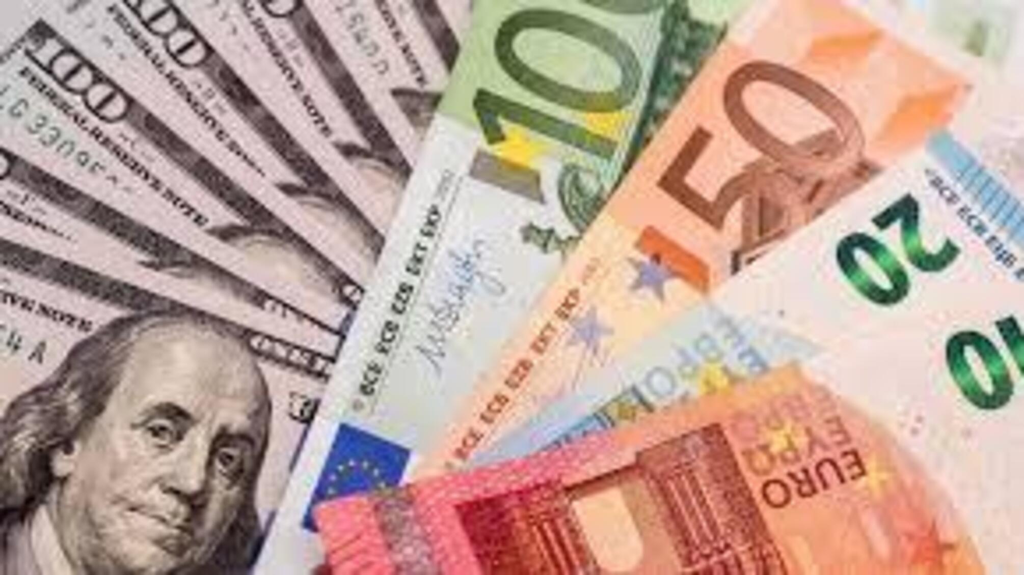 Нацбанк України послабив курс гривні: офіційні курси валют на 12 серпня