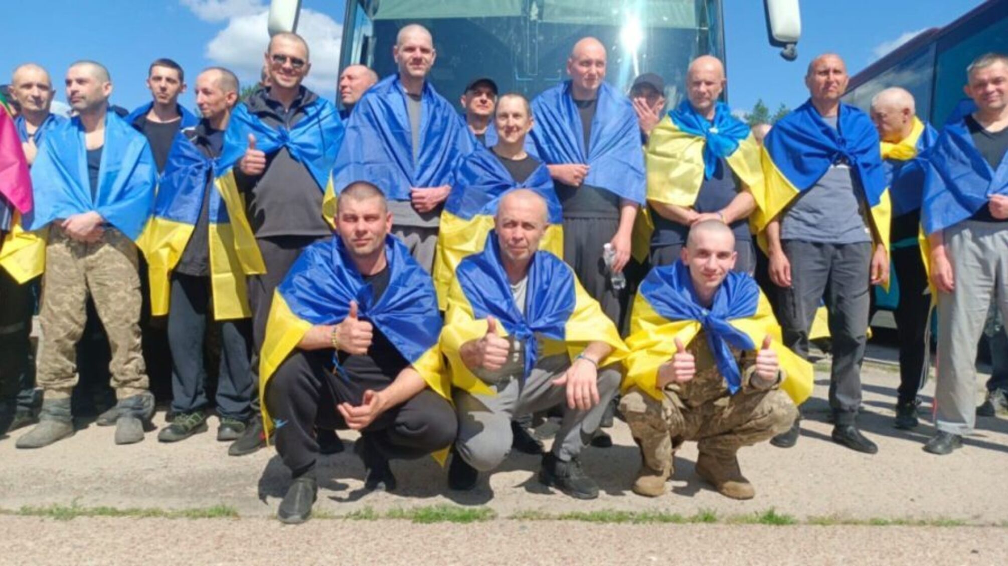 Новая волна обмена пленными: домой вернулись 84 украинца