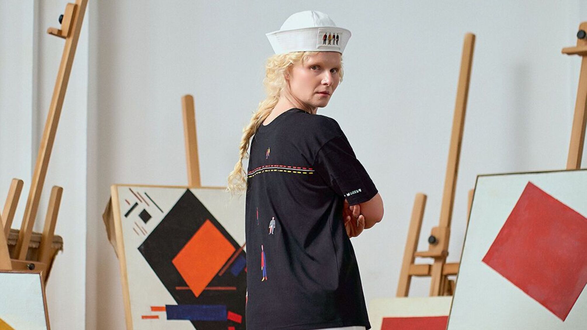 Андре Тан представил коллекцию «КОД», вдохновленную искусством Казимира Малевича