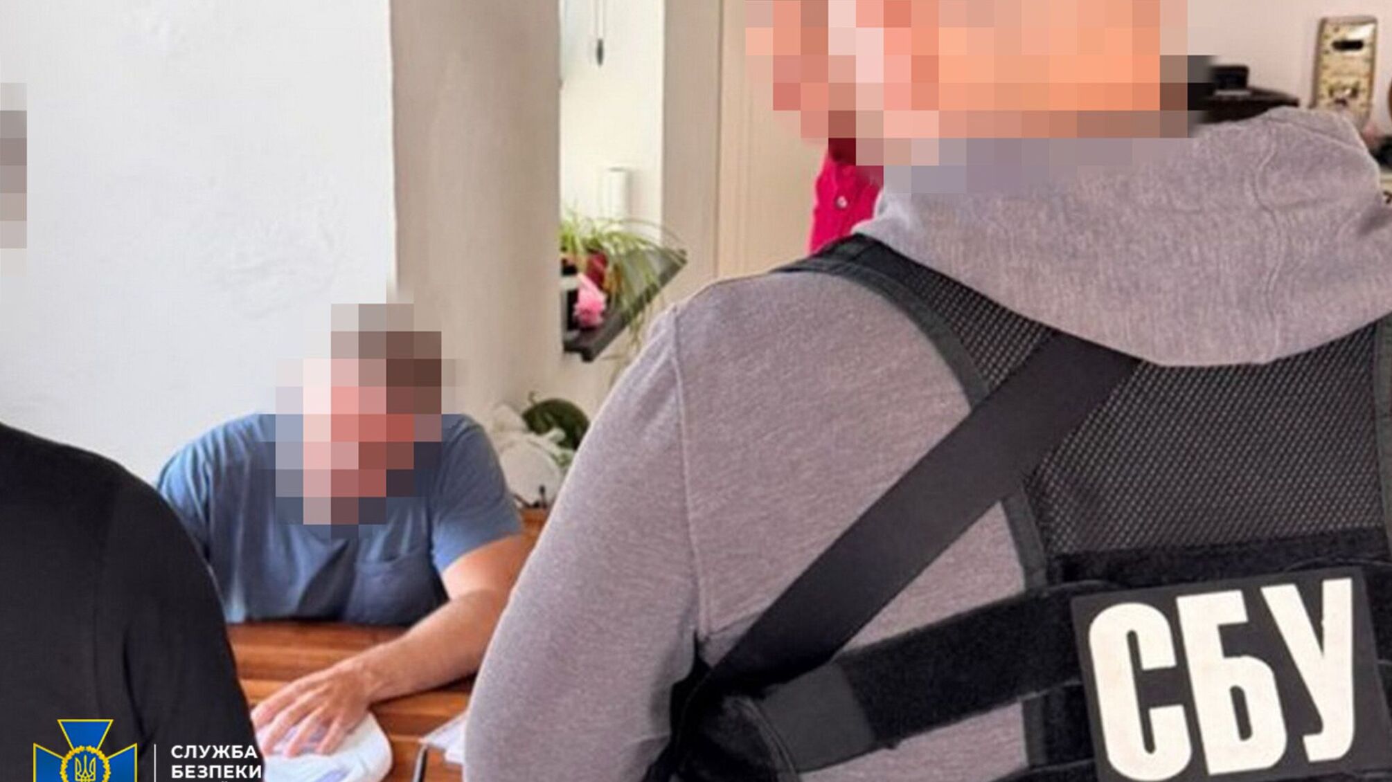 Посадовець НАБУ і його батько займалися бізнесом з рф — СБУ оприлюднила листування та аудіо