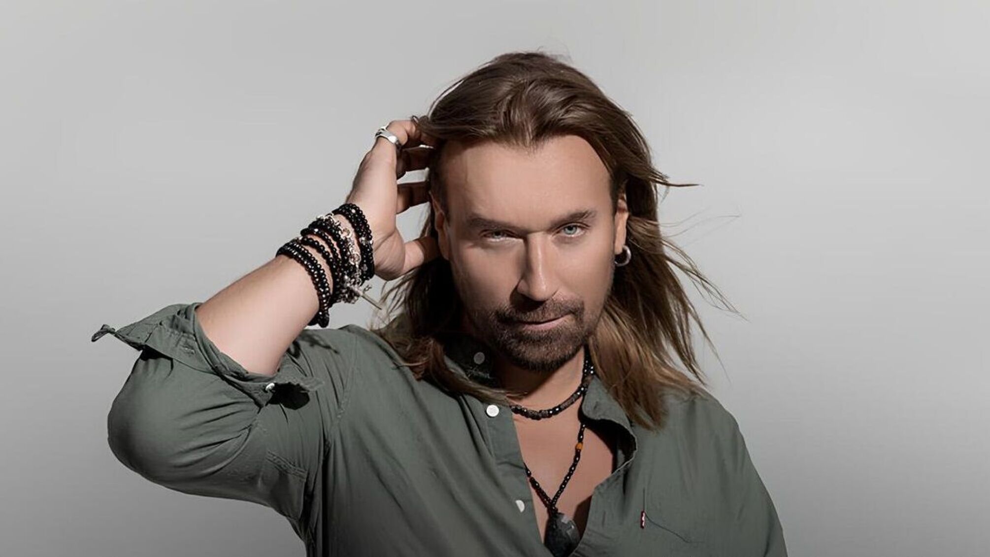 В TikTok Винник поділився піснею про біль, зраду та довіру