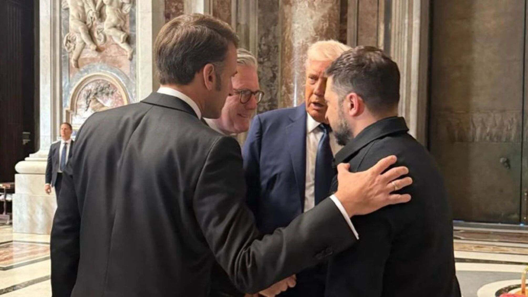 Мирные переговоры или политическая демонстрация: роль европейских лидеров во встрече с Трампом