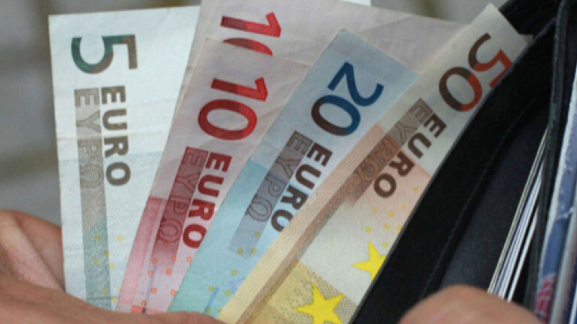 Нацбанк зміцнив гривню: курс валют на 19 серпня