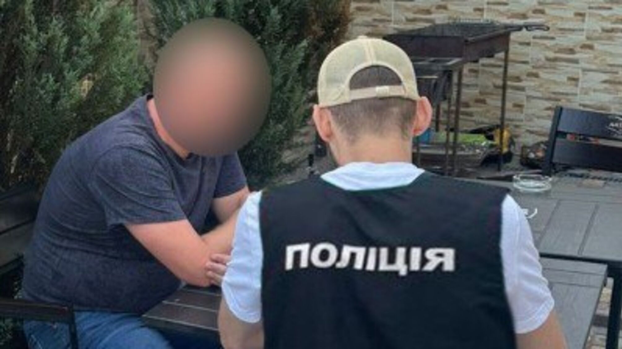 Поліція розкрила збиткову схему продажу деревини: підозрюють колишнього директора 'Ямпільського агролісгоспу'