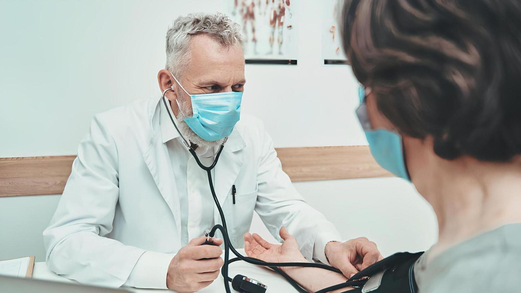 Безкоштовні медичні огляди для українців від 40 років: нова програма уряду