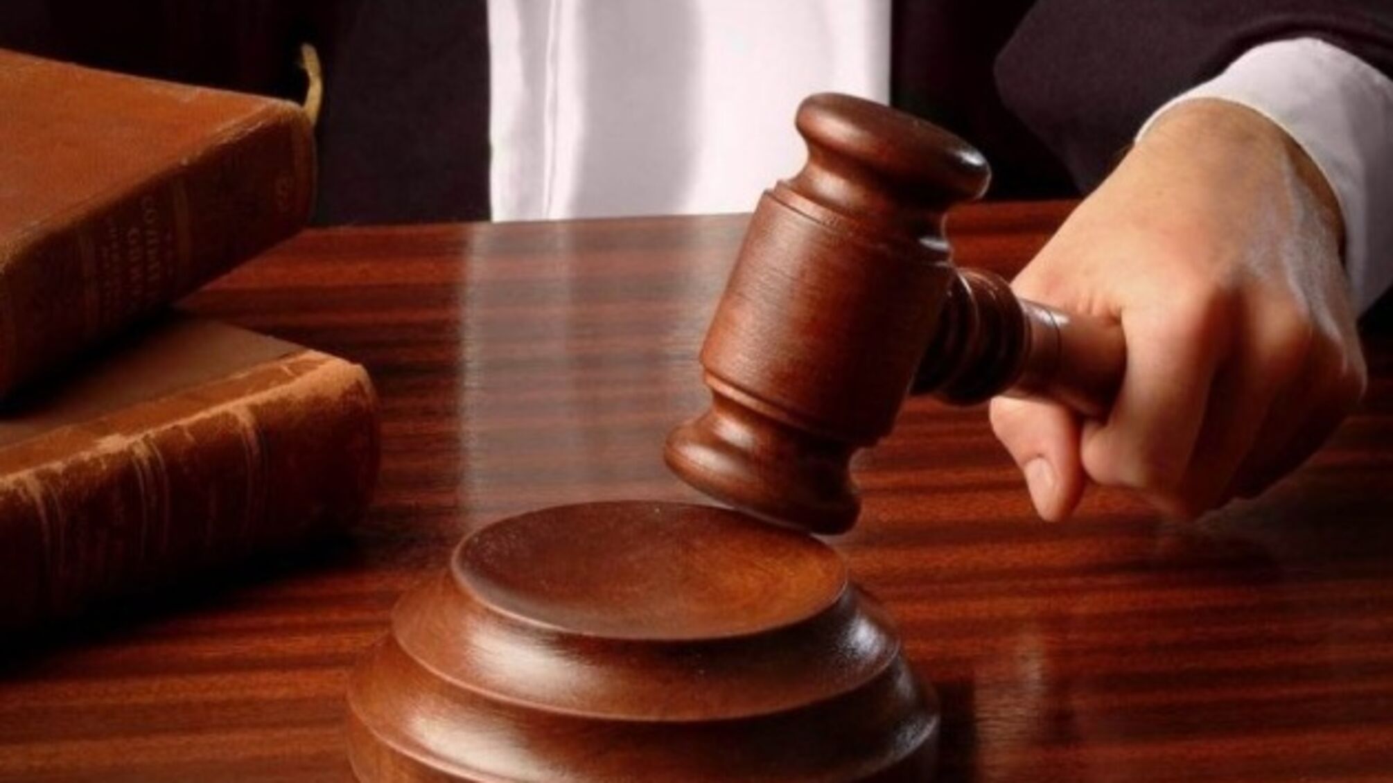 Хабар у 40 тисяч євро: ВАКС посадив екс-поліцейського з Буковини на 7 років