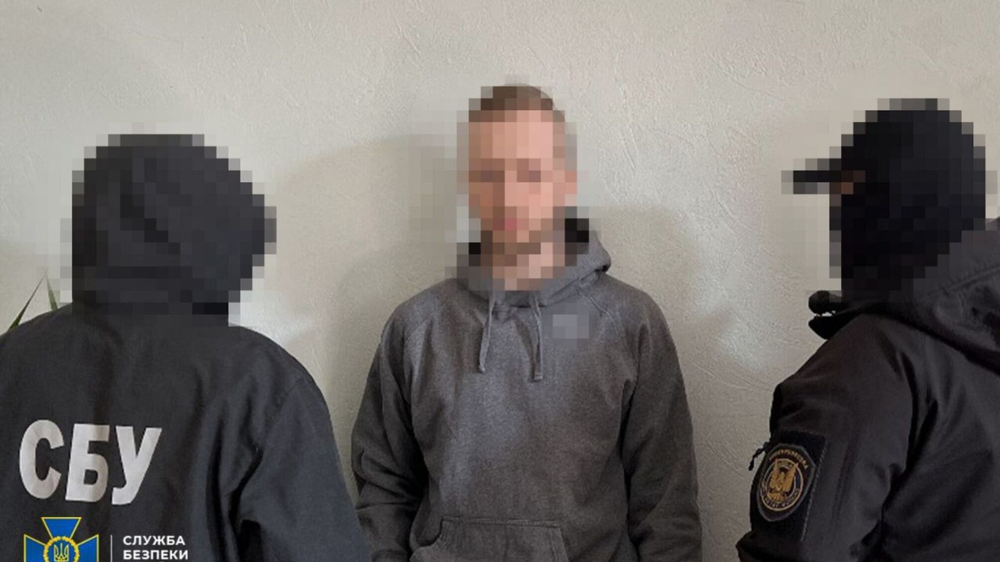 Среди участников эксвоенный, бывший студент и преподавательница