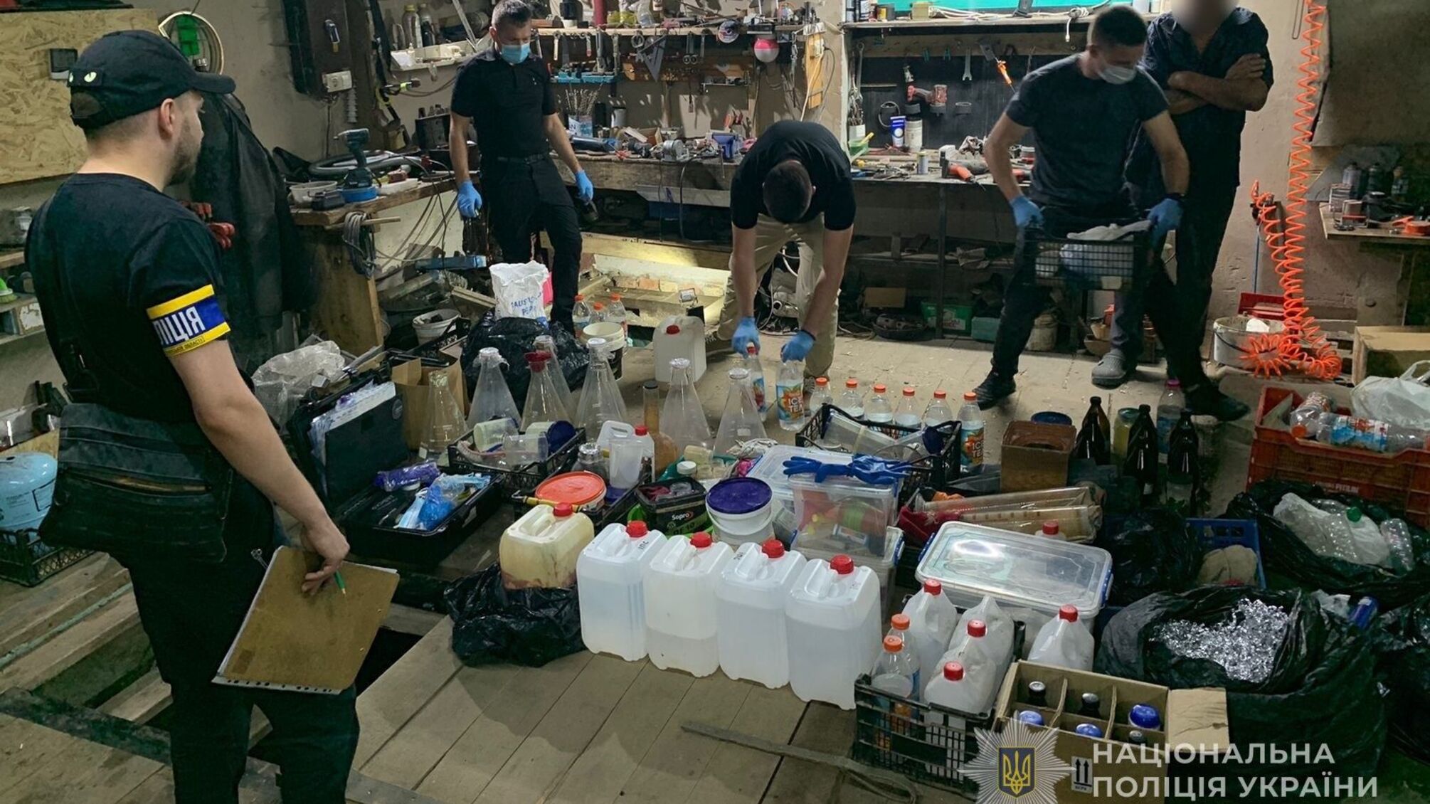 'Фабрика амфетамина': полиция накрыла наркобизнес на границе двух областей