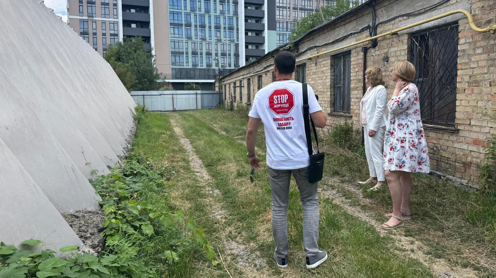 Рейдерский захват в Голосееве: скандальный застройщик уничтожил имущество столетнего научного института (фото)