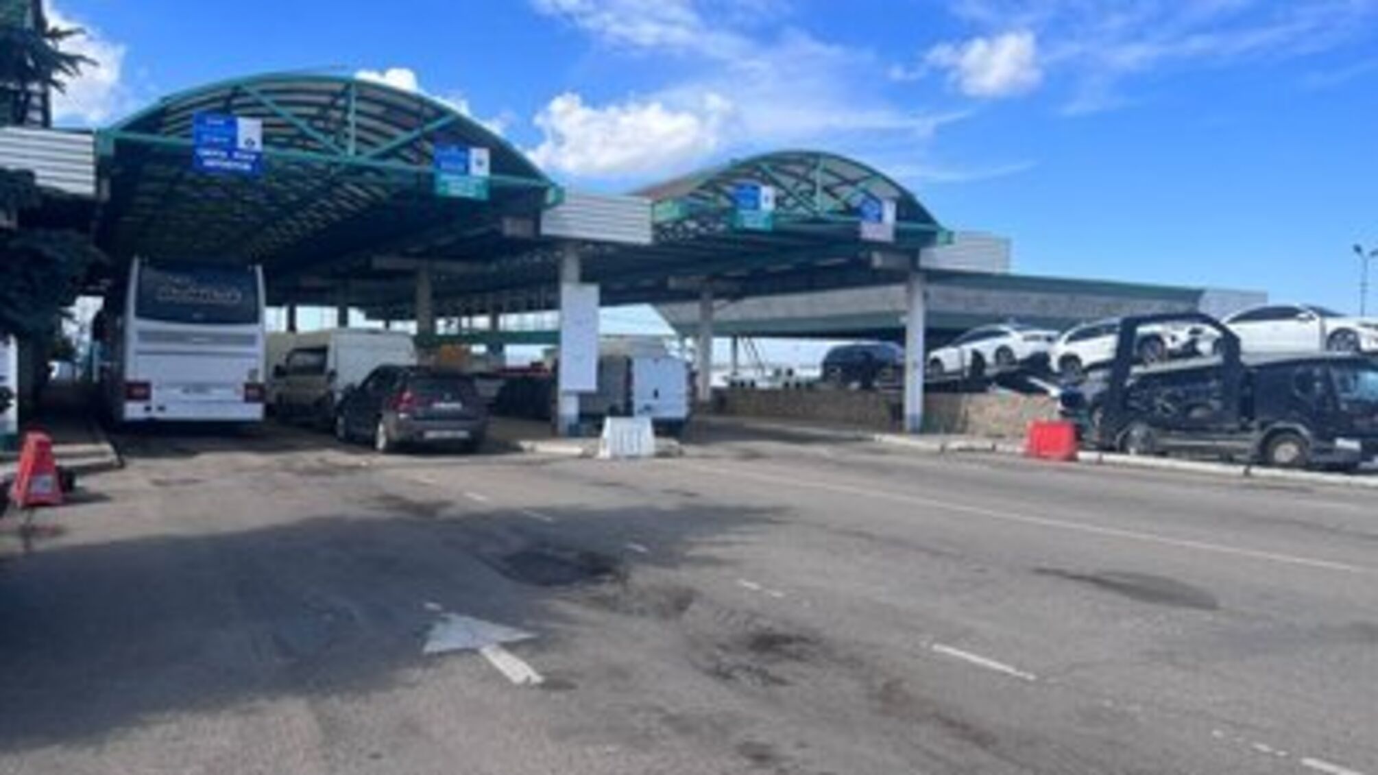 Нові правила виїзду з України через 'єЧерга': що змінилося