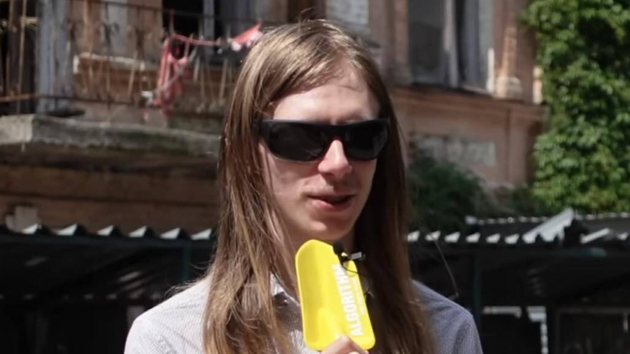 Помощник депутата Киевсовета Дмитрий Перов попал в скандал из-за видео с 'голой вечеринки'