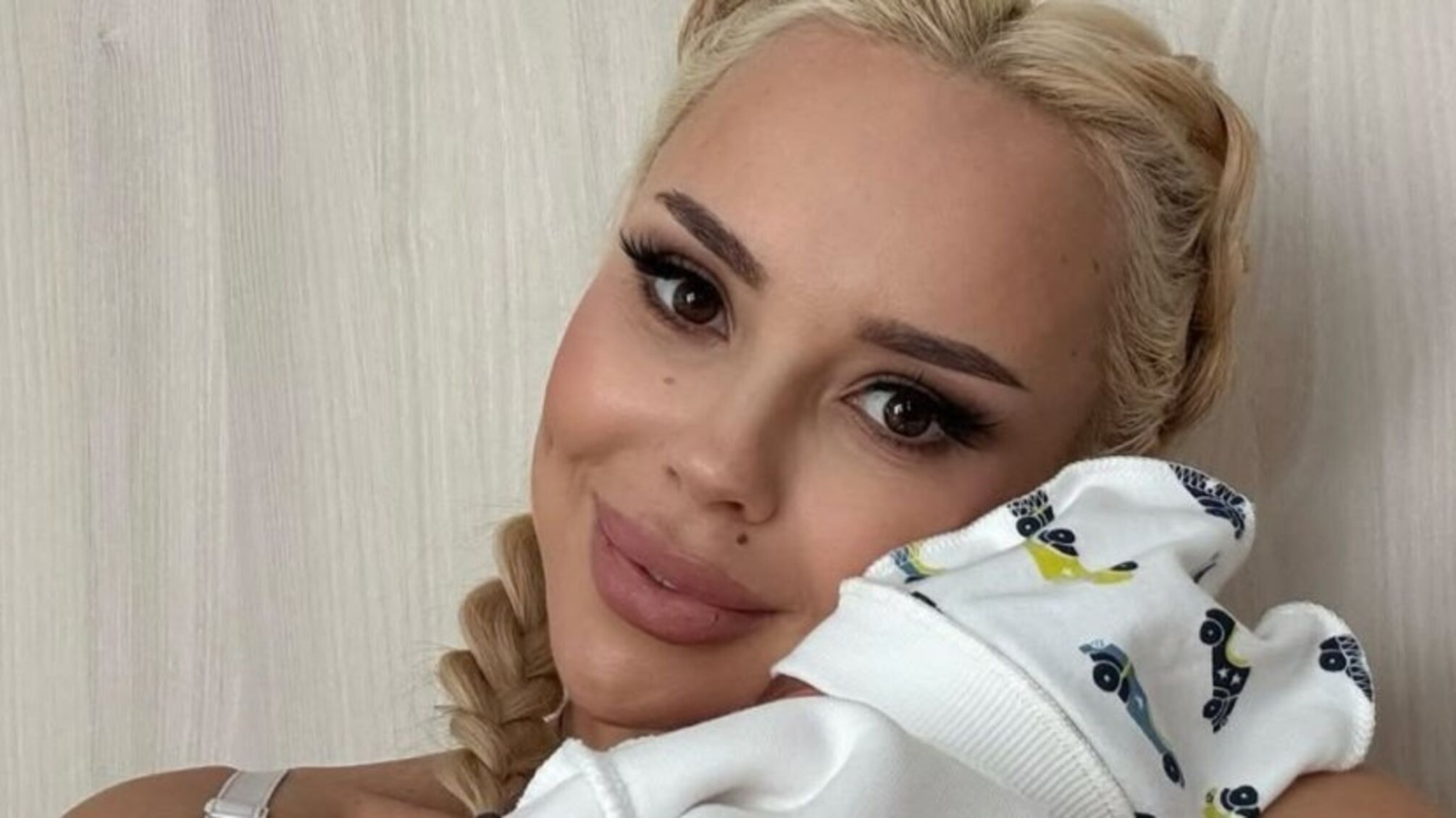 Співачка СолоХа стала мамою втретє