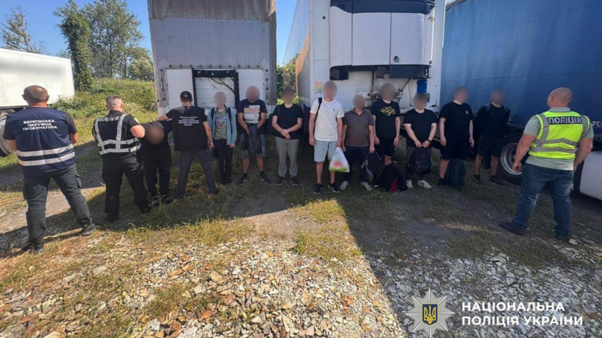 Вантажівка-схованка і сотні тисяч євро: як на Закарпатті затримали контрабандиста