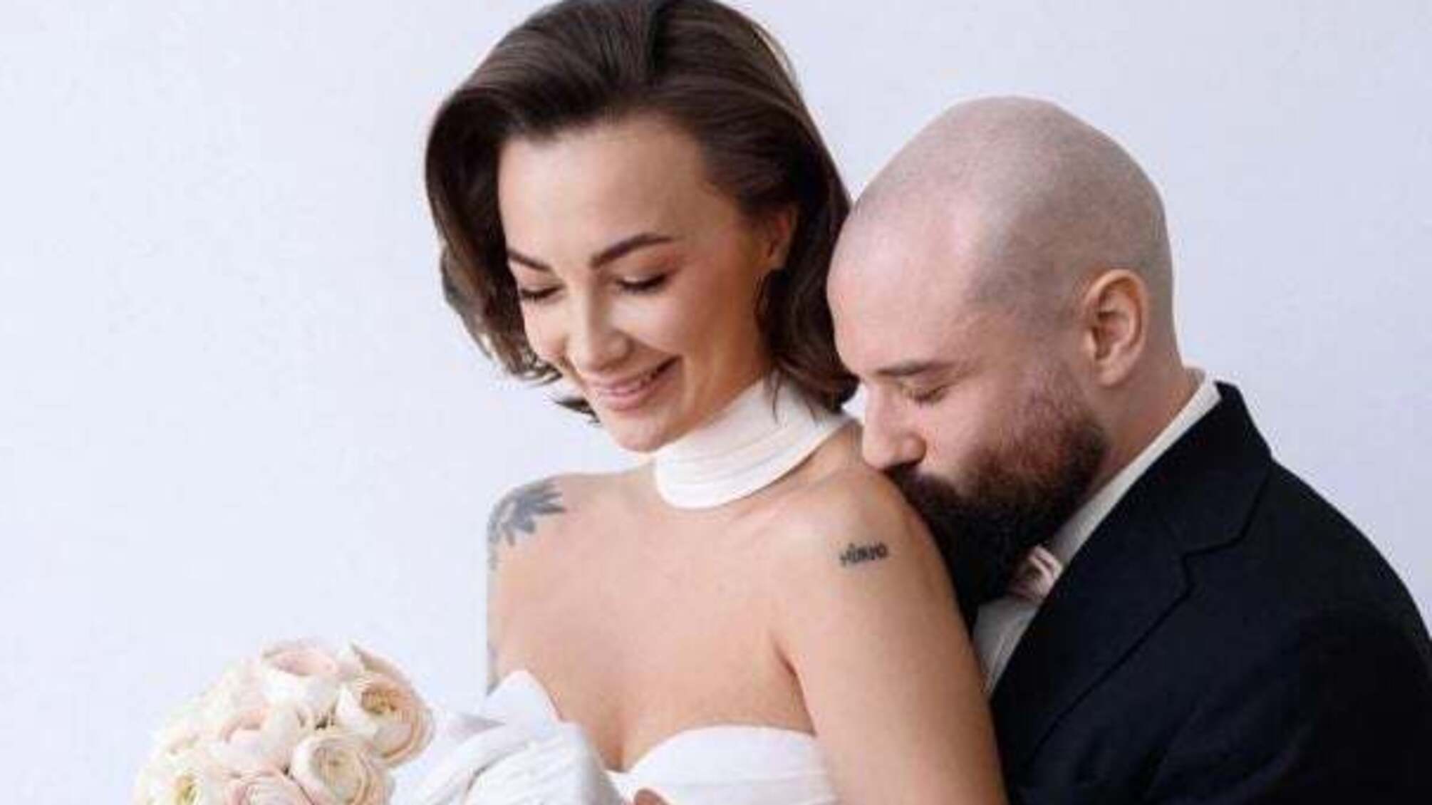 Скандал навколо інтерв’ю Віктора Розового: колишня дружина спростувала слова Раміни Есхакзай