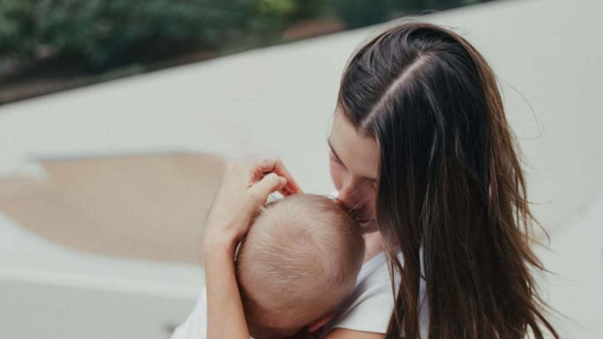 Гейлі Бібер з сином