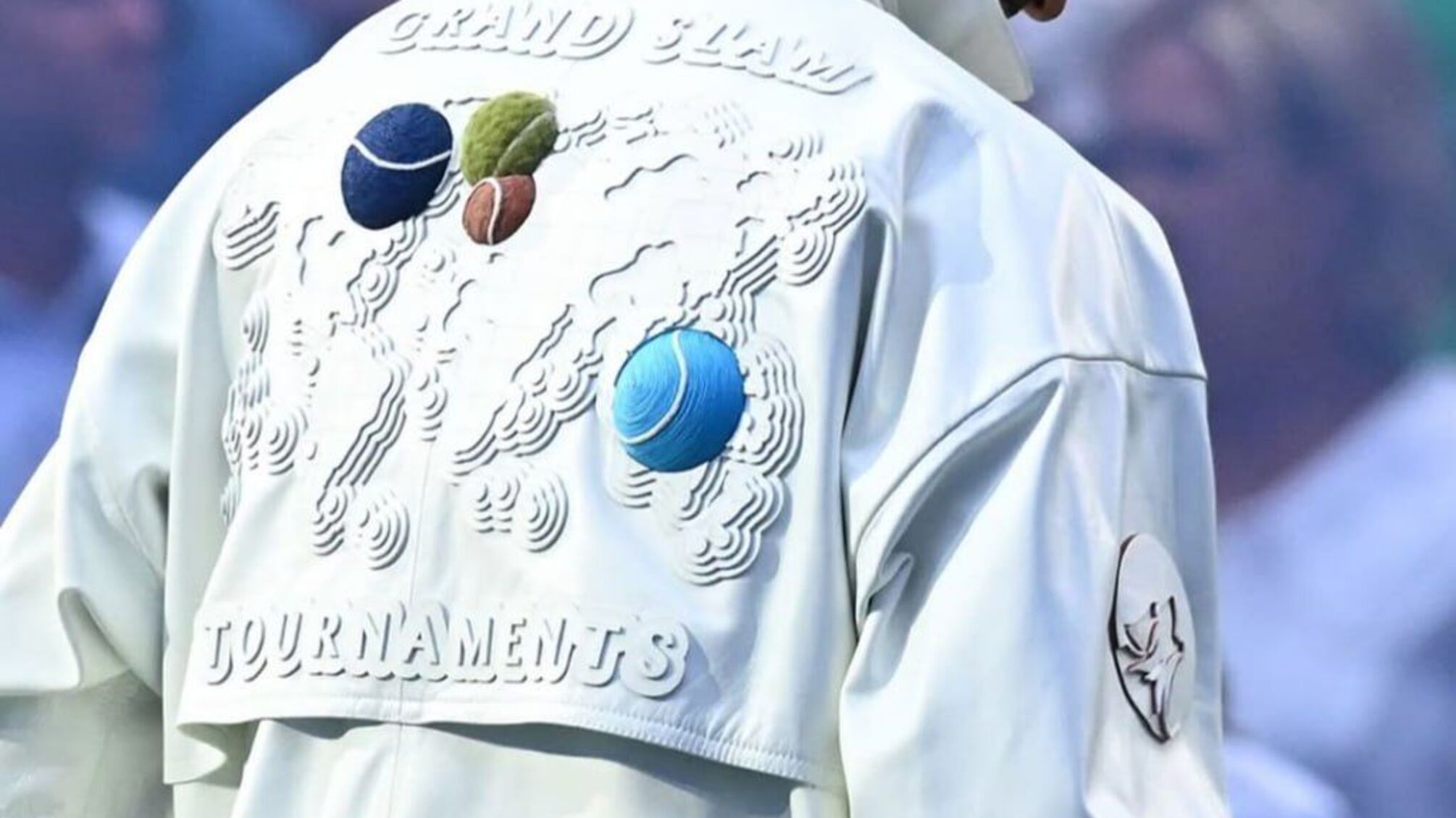 GOAT-коллекция: Lacoste создали уникальную куртку для Новака Джоковича с картой его побед