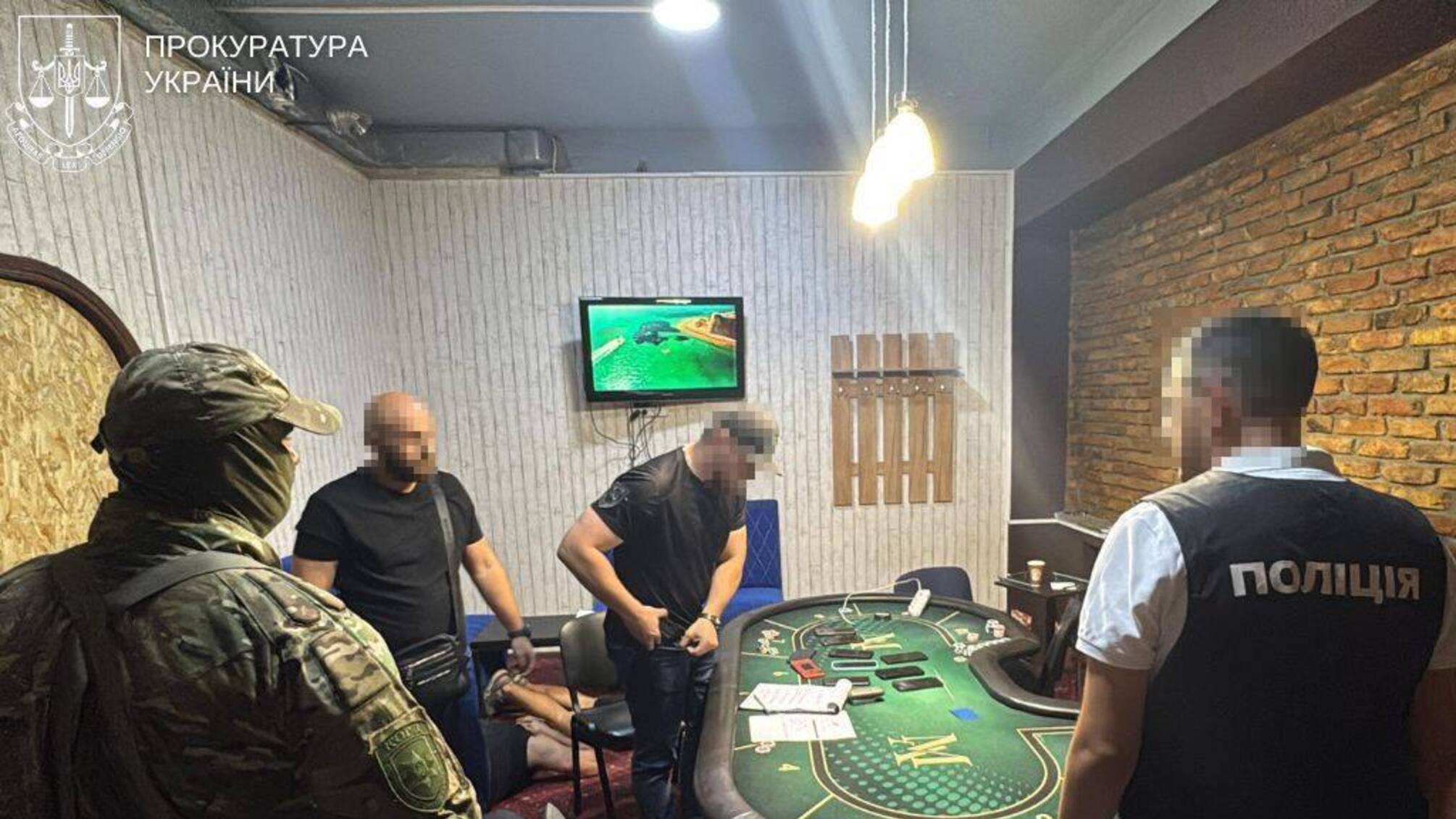 До 1,2 млн грн за ніч: на Одещині затримали організатора підпільного покерного клубу