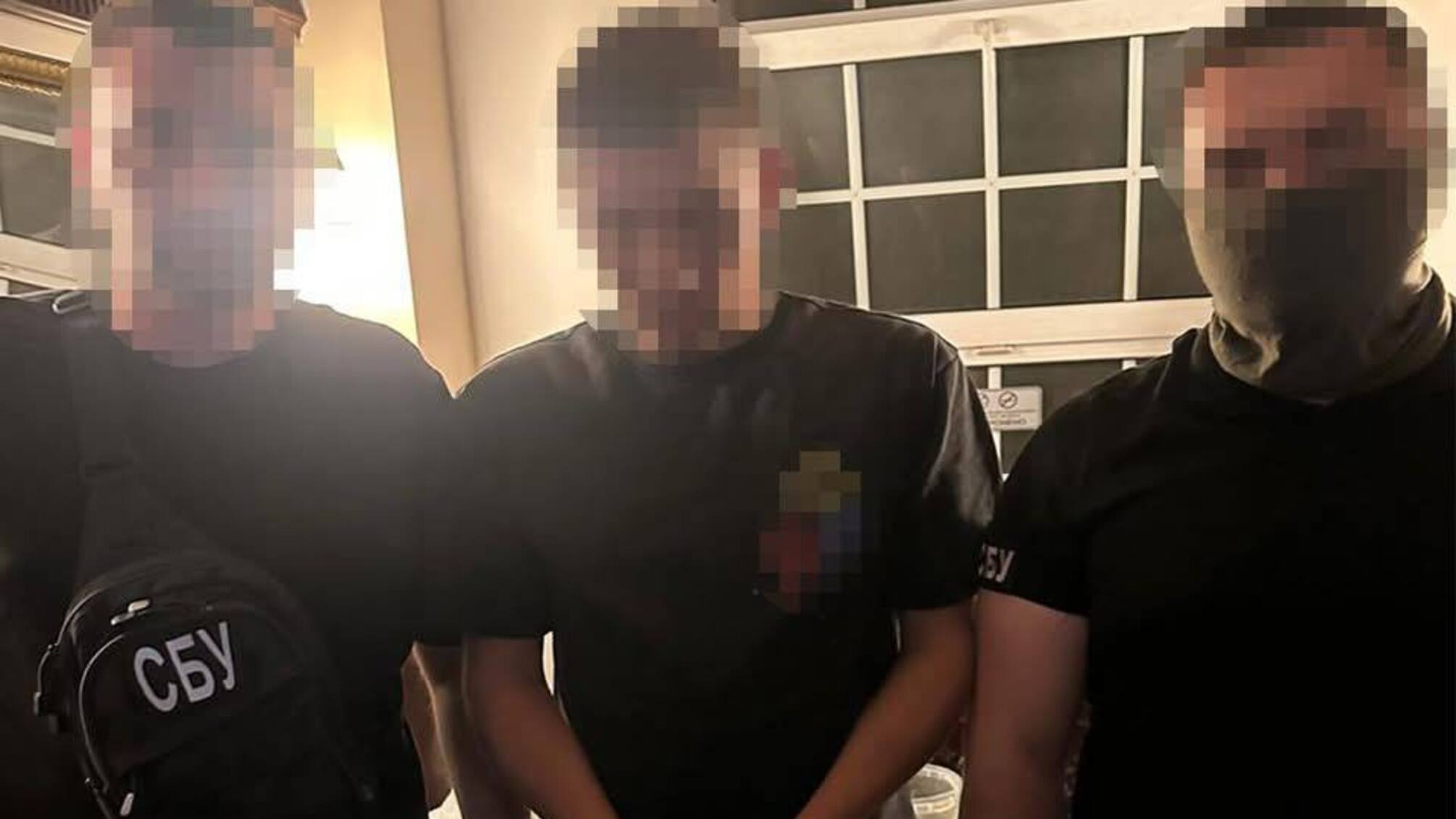 'Парубоцька вечірка' і човни через Тису: у Києві викрили схему нелегальної переправки чоловіків