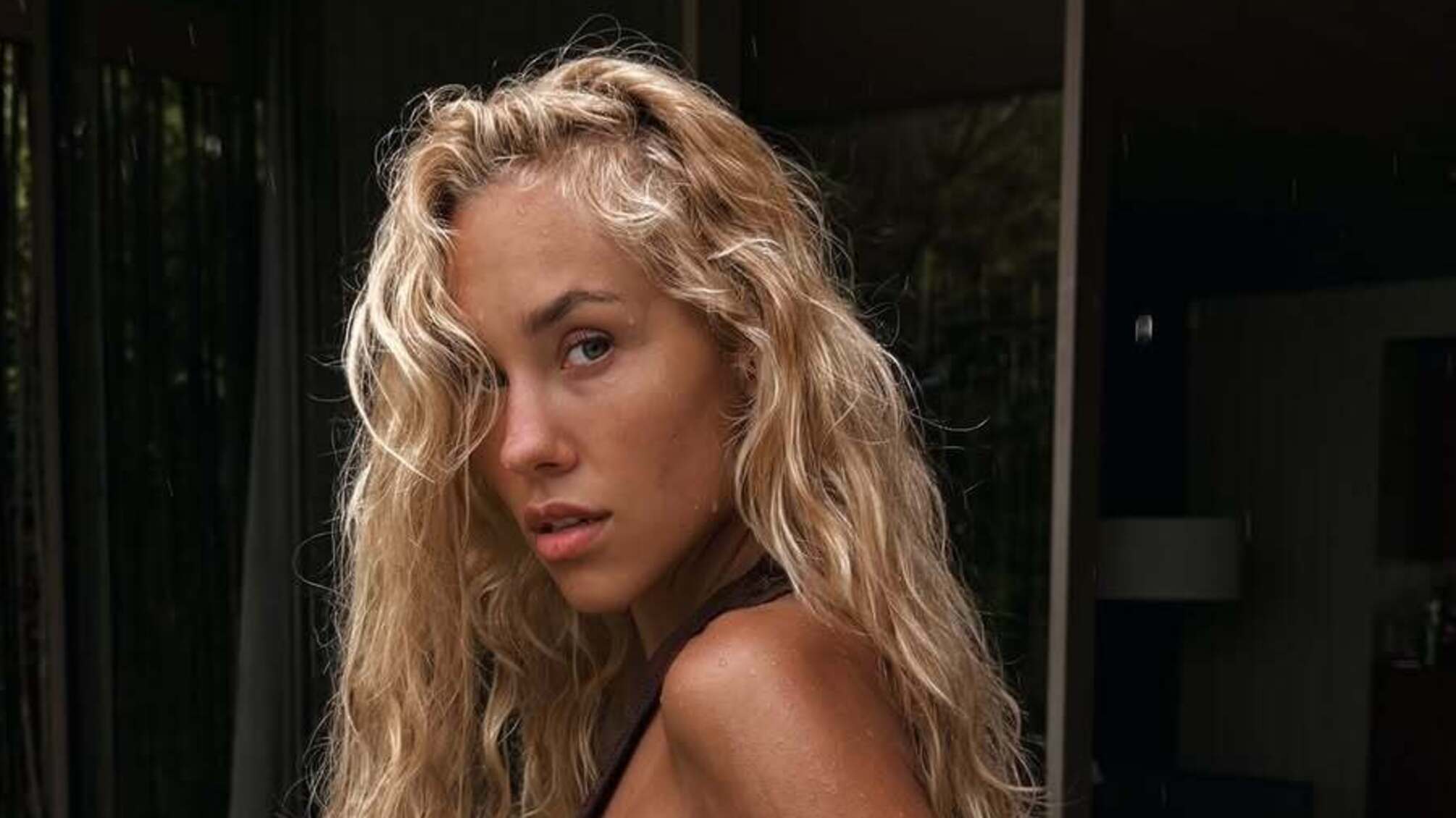 Блогерку Квіткову запідозрили у маммопластиці