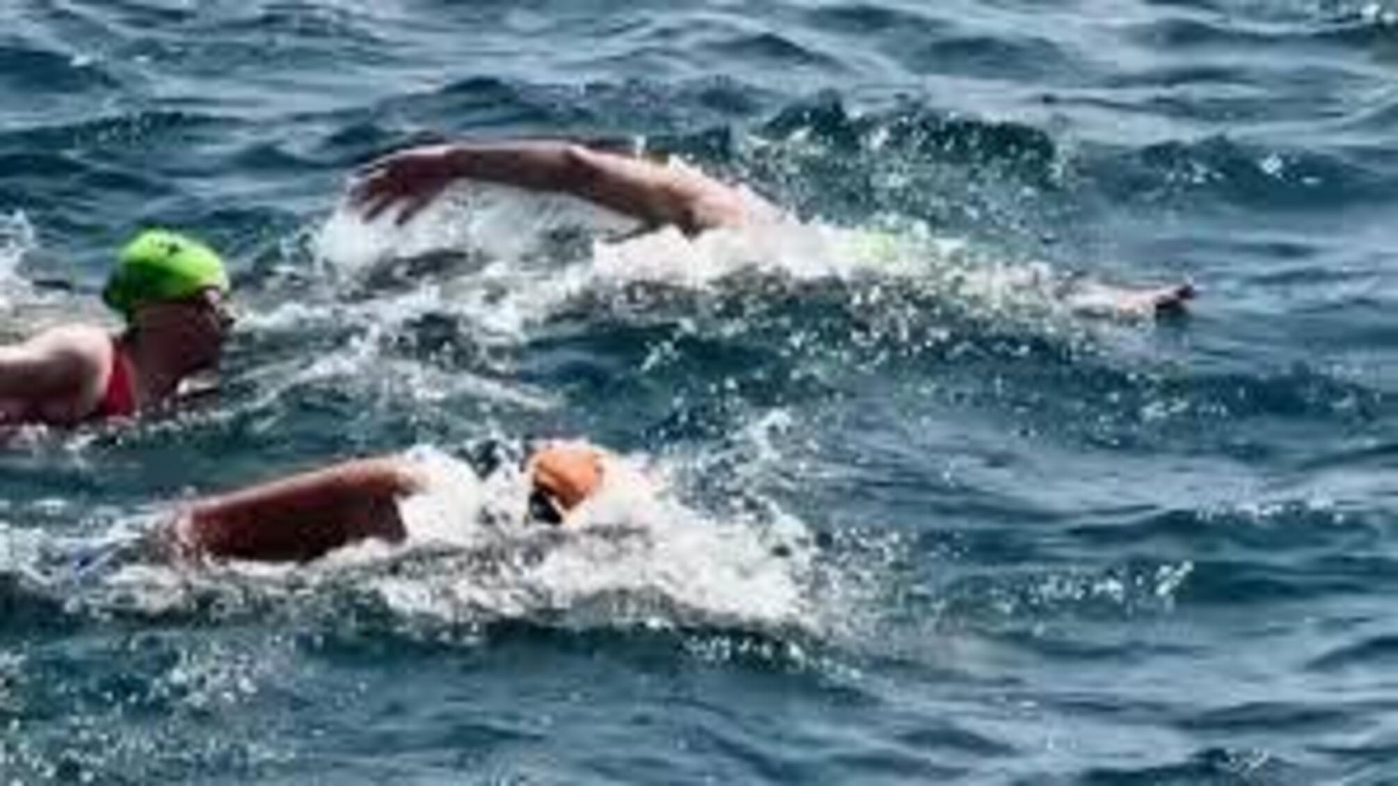 Невероятный заплыв: украинские ветераны преодолели Босфор, российский пловец исчез