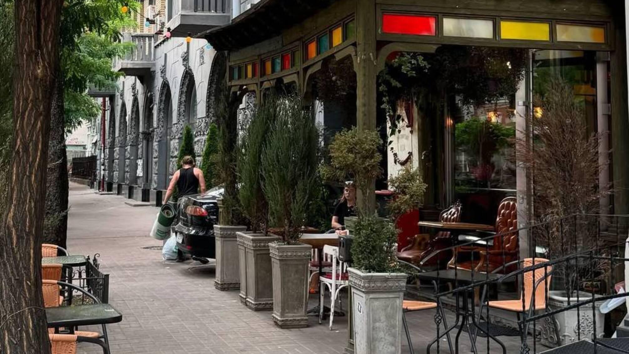 Украинцы реже ходят в рестораны и бары, но тратят больше — исследование Poster