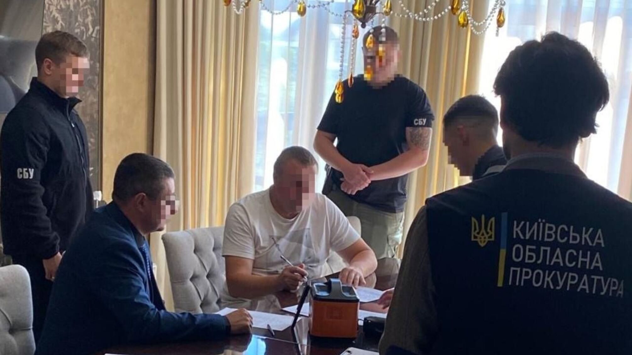 Незаконная добыча супеска на 66 млн грн: эксдепутату Киевщины объявлено подозрение