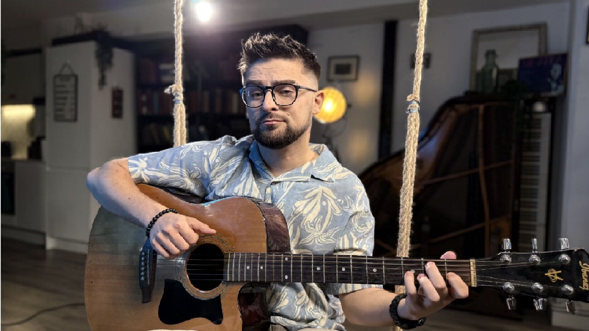 Julik презентував нову пісню 'Очі' про щирість і справжні емоції