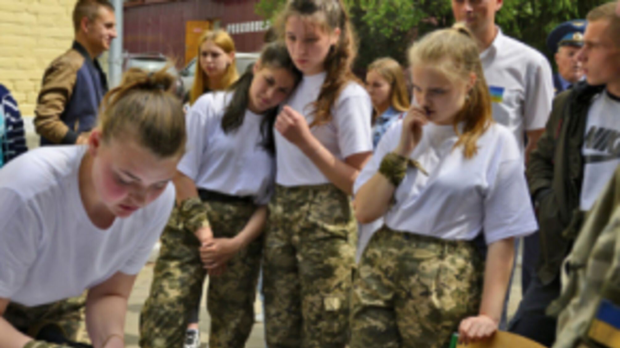 В Украине введут подготовку к национальному сопротивлению с 14 лет: новая модель от Минобороны