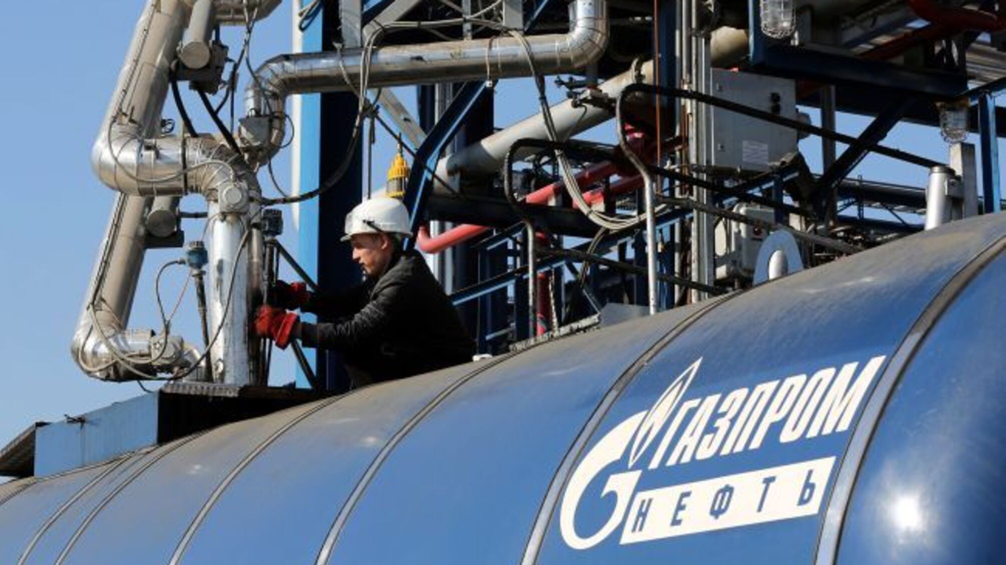 Доходы россии от нефти рухнули на треть: что это значит для экономики и войны