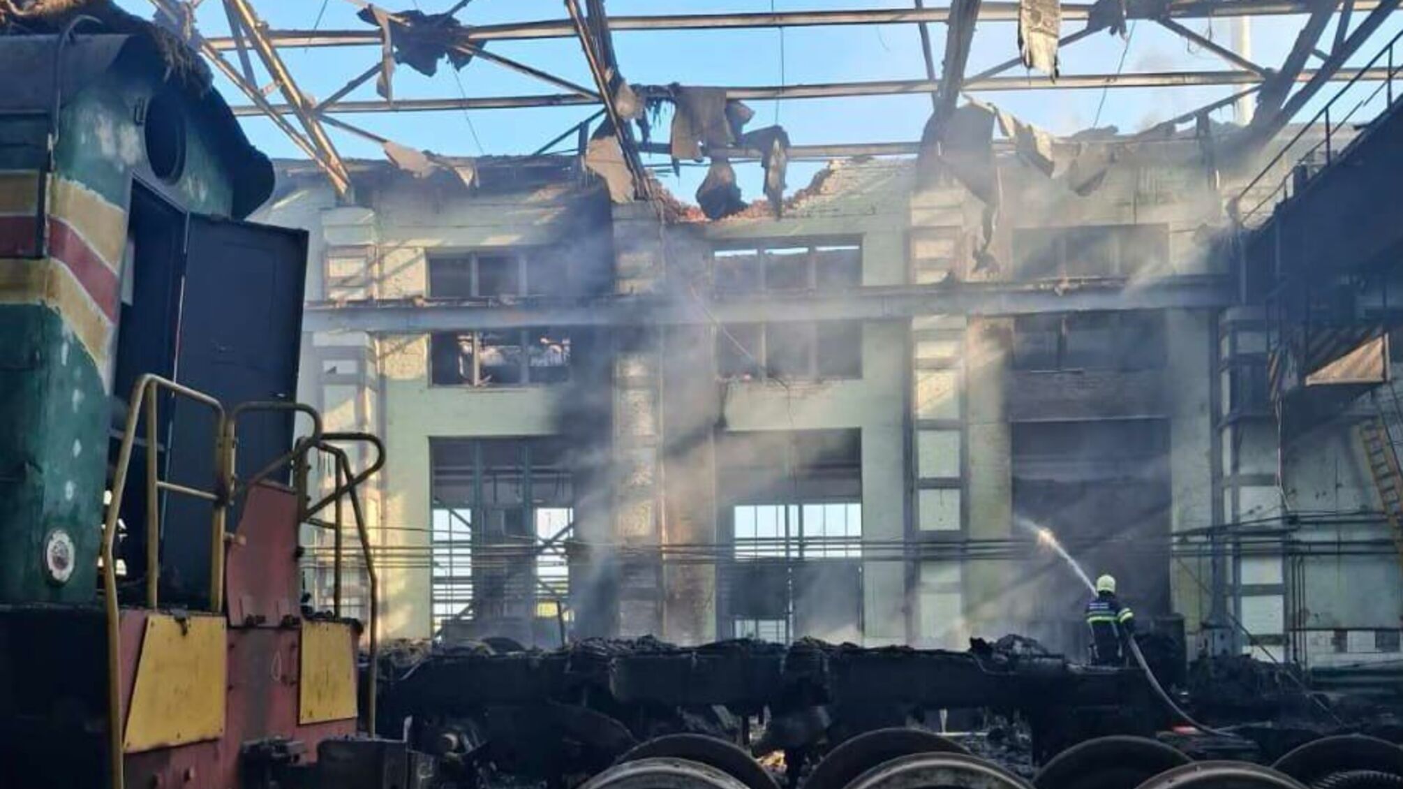 Масований удар дронами по Лозовій