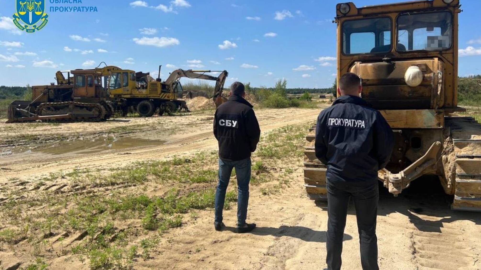 Песок за наличный день: начальнику карьера и пяти подчиненным объявили подозрение в хищении имущества