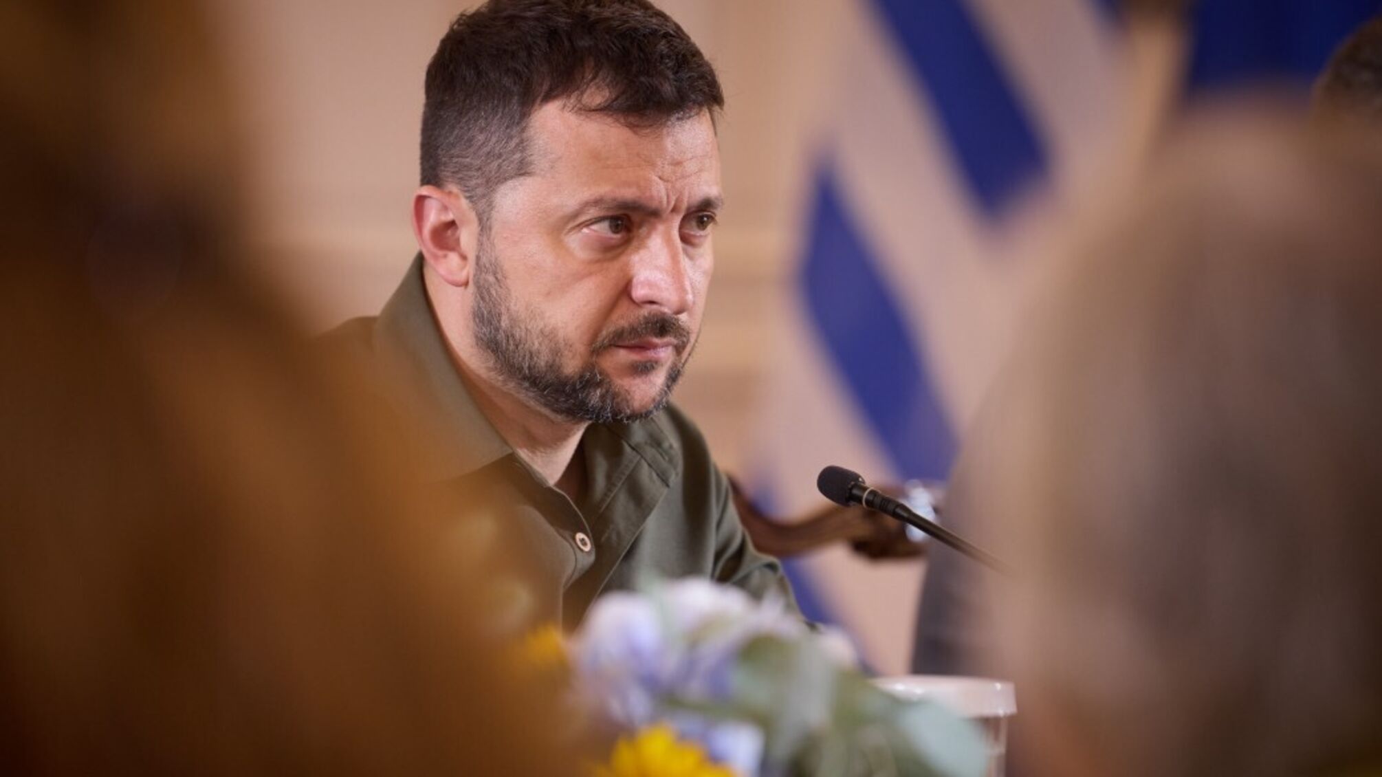 Молодь до 22 років зможе вільніше виїжджати за кордон — ініціатива Зеленського