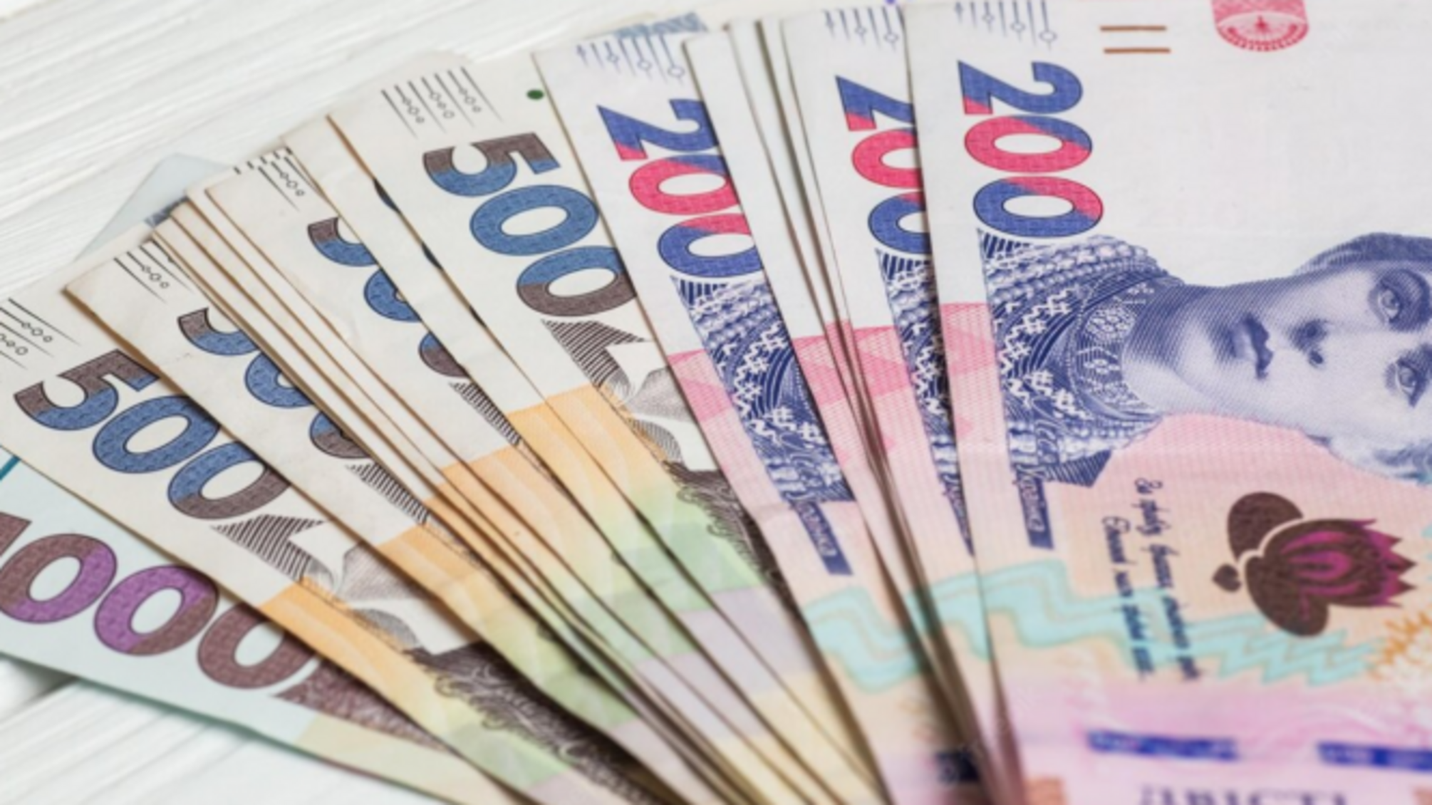 Разовая денежная помощь ко Дню Независимости Украины: кому принадлежит и как оформить