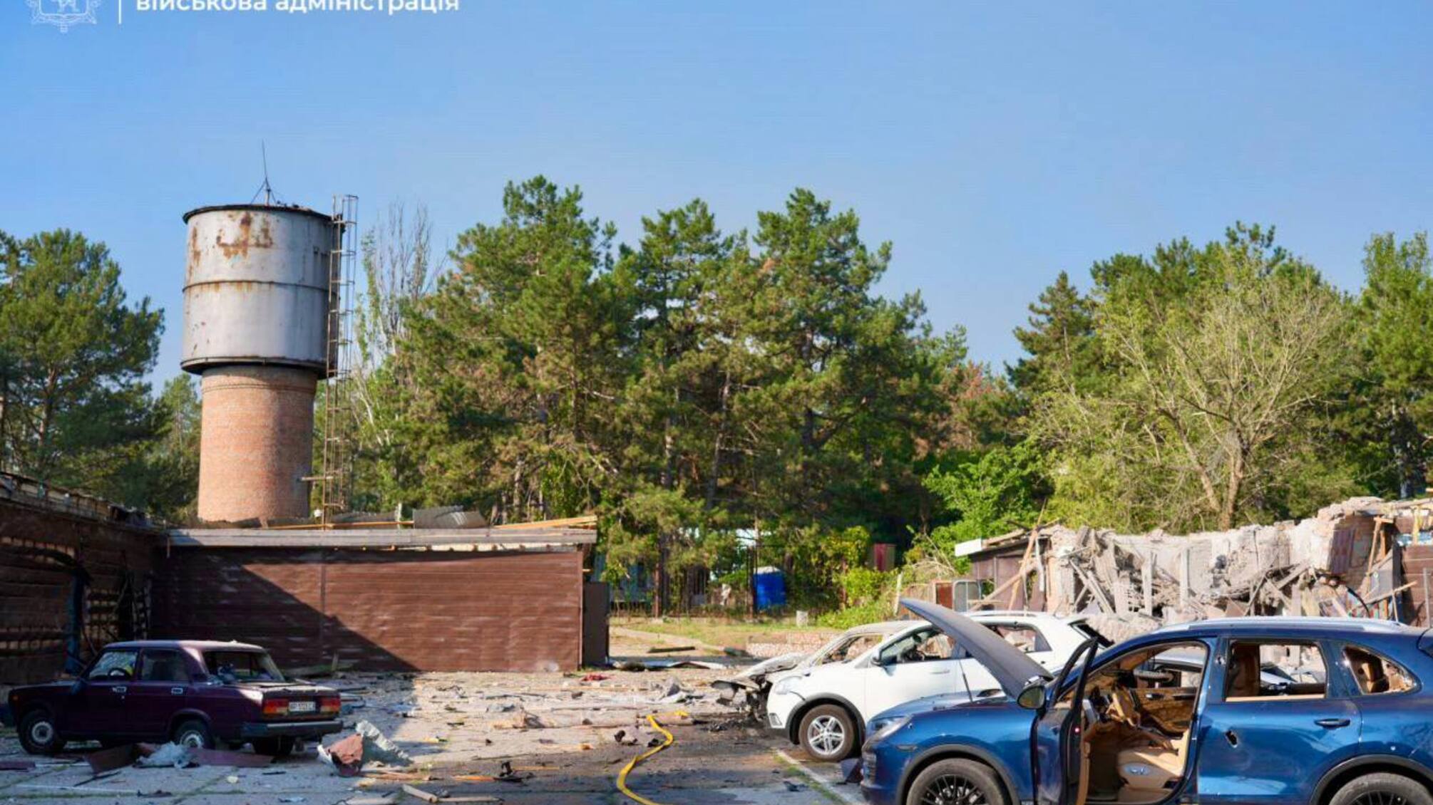 ВС рф ударили четырьмя бомбами по базе отдыха возле Запорожья