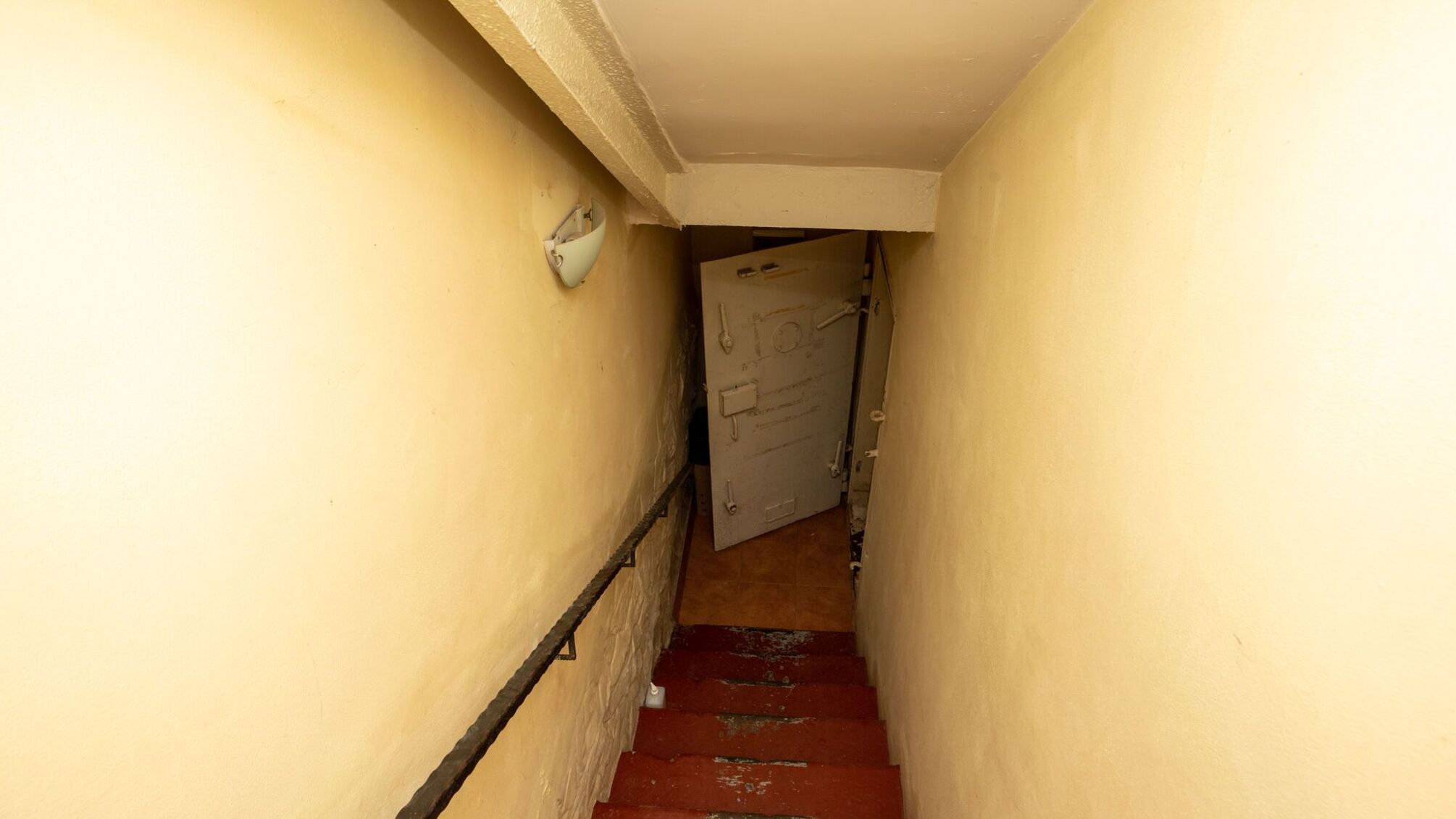 Під час перевірки укриттів у Києві стався конфлікт між головою РДА та бездомними