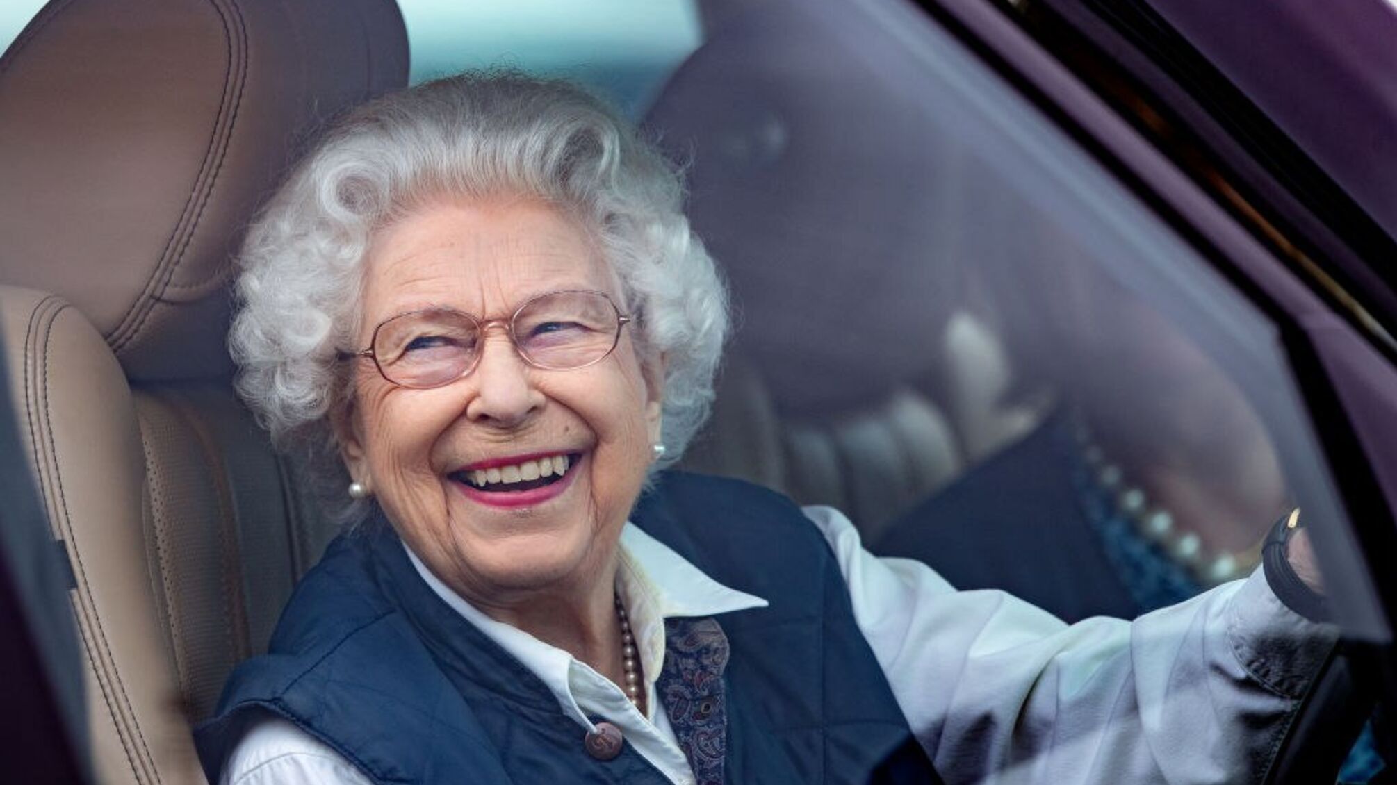 Личный Range Rover Елизаветы II выставят на аукцион в августе