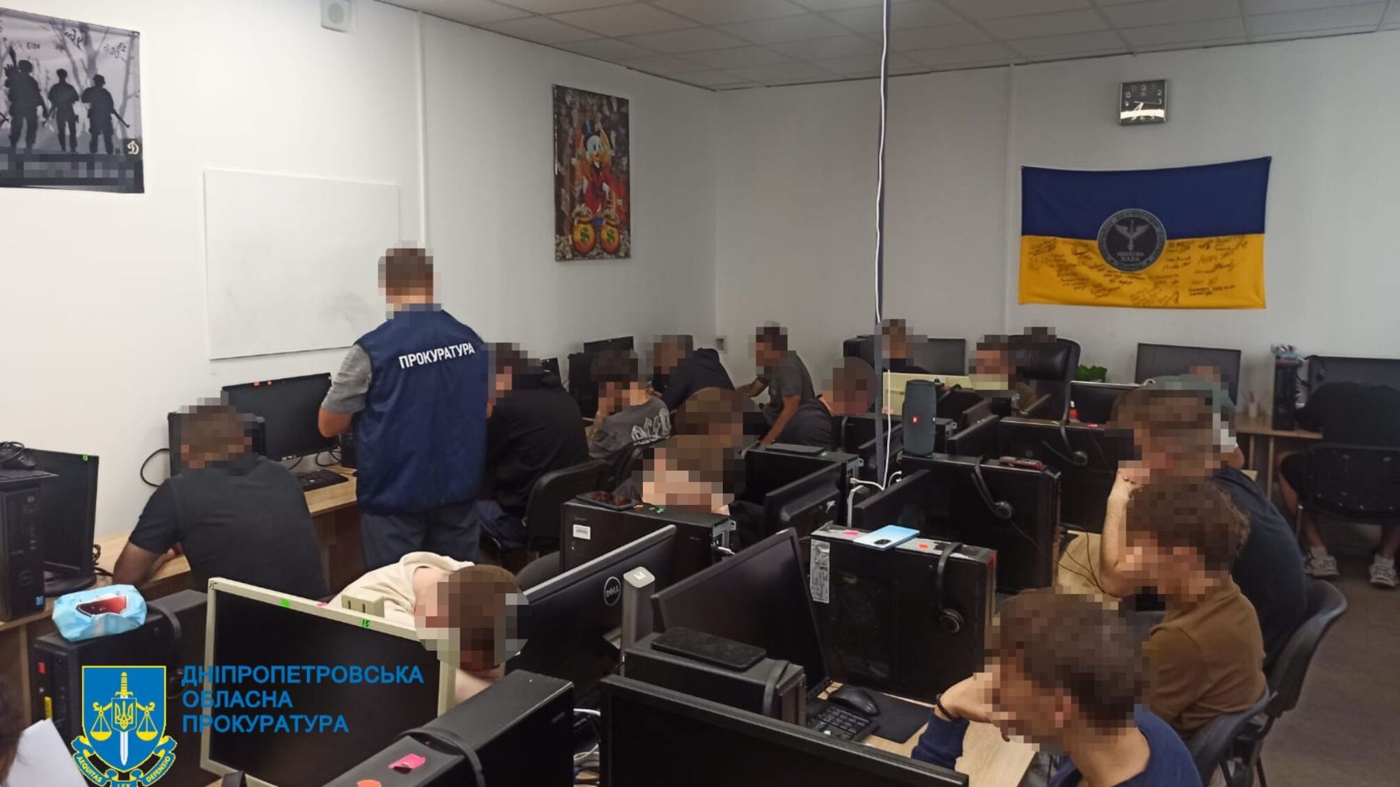 На Днепропетровщине разоблачили сеть из 31 мошеннического колл-центра