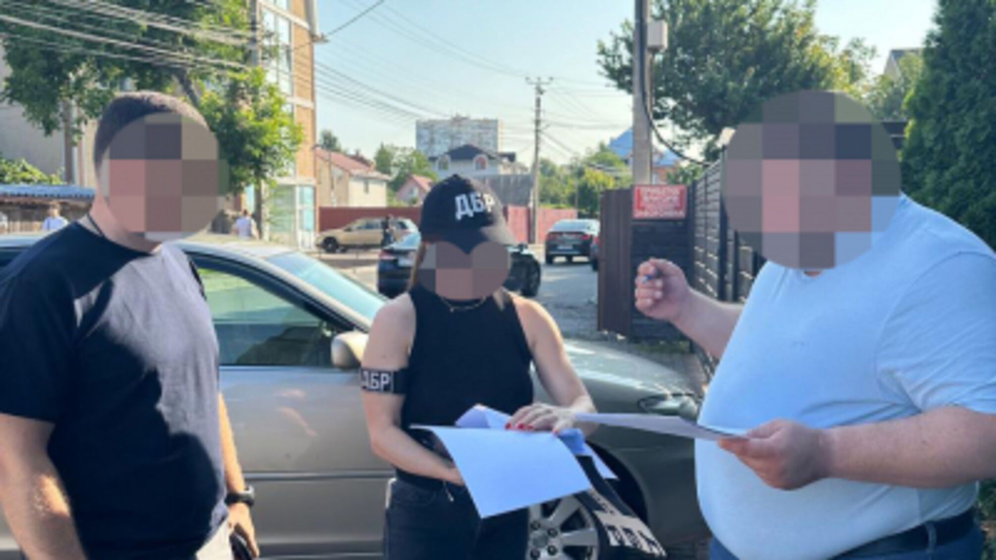 Скандал в Винницкой области: руководителей Госпродслужбы поймали на взятке за служебное жилье и наркотики в квартире