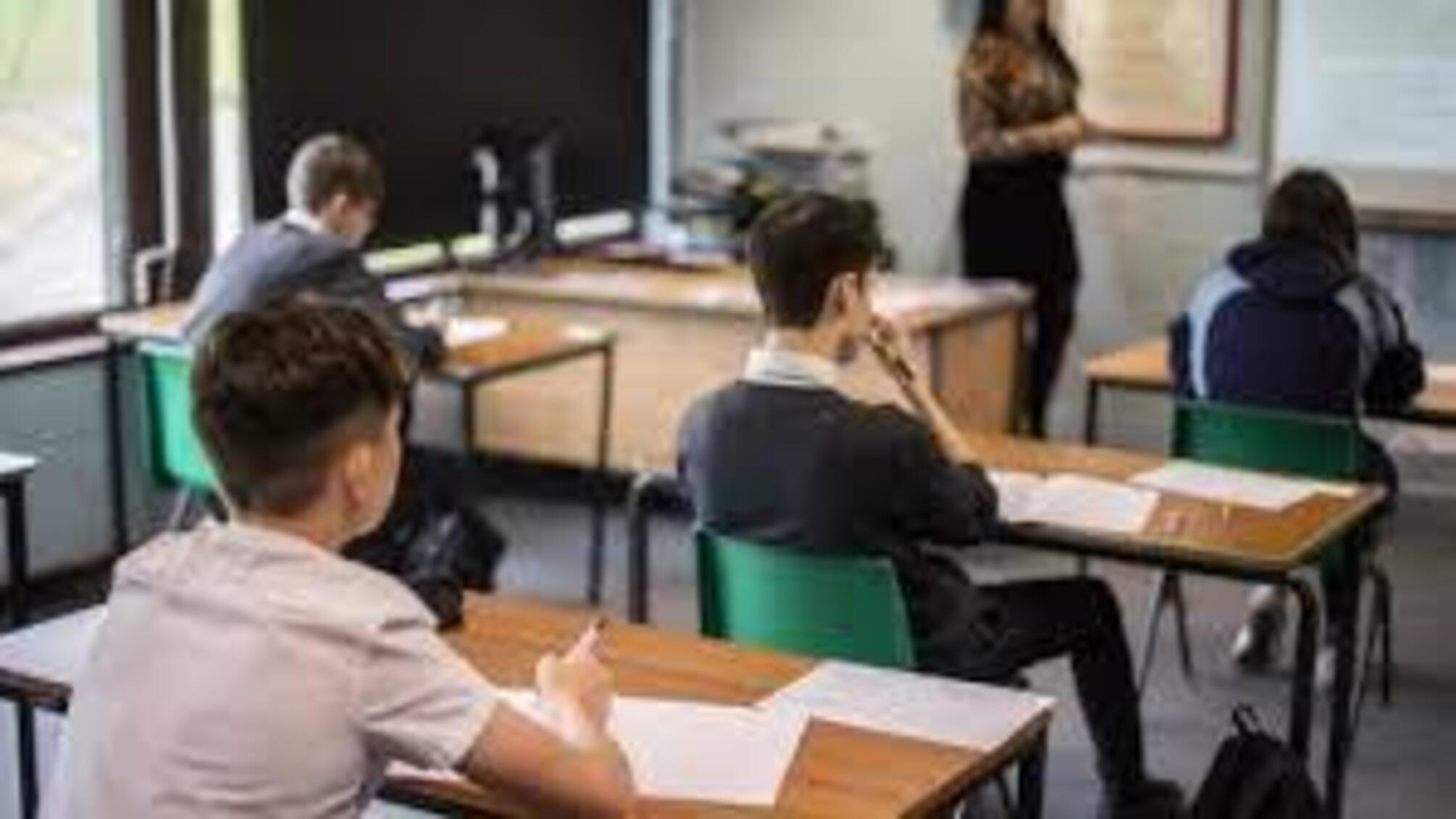 Як українські школярі за кордоном отримали нові можливості в навчанні: що змінилося в Типовій освітній програмі