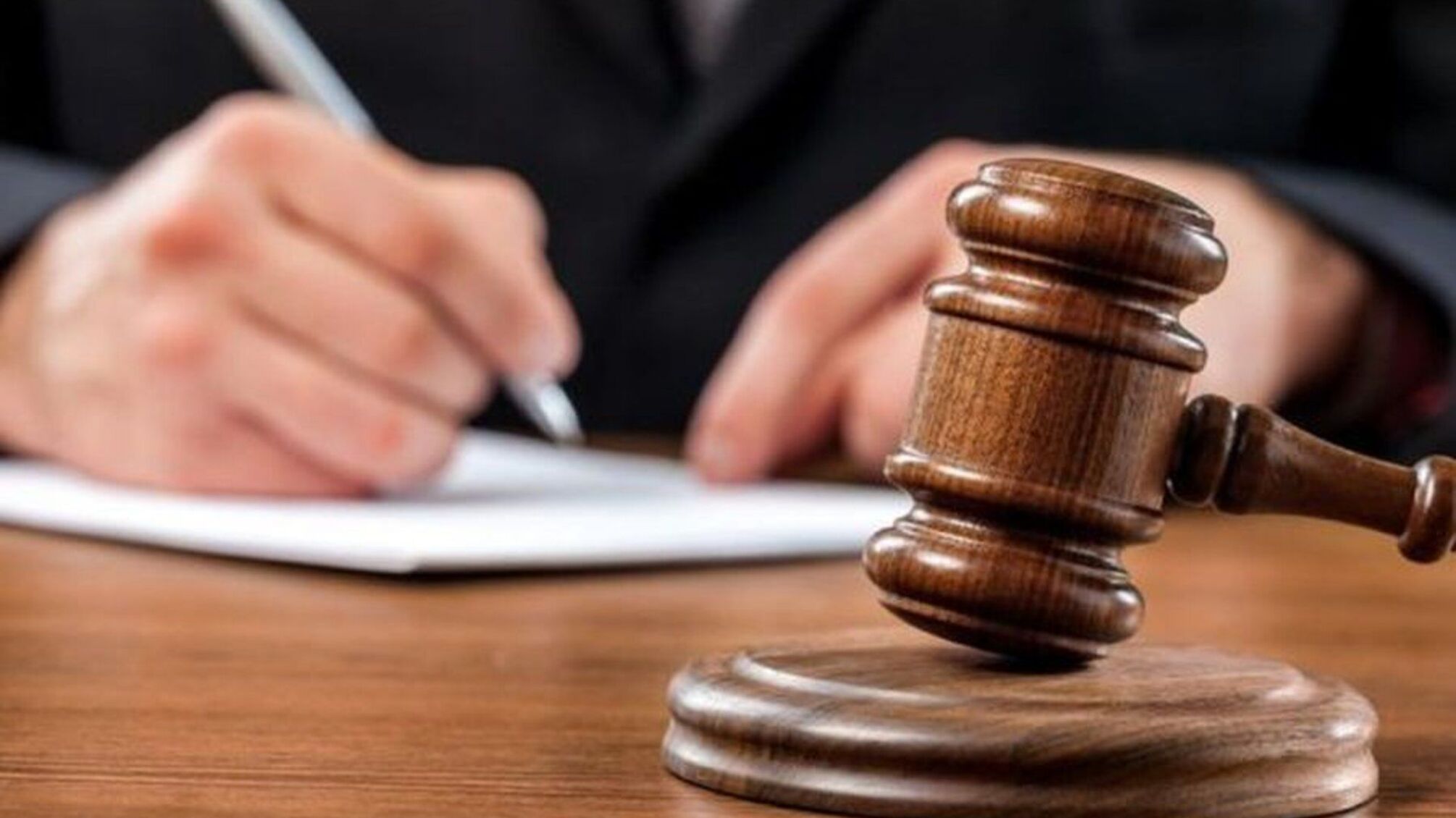 В Киеве будут судить женщину, которая выманила у пенсионерки 267 тысяч гривен под видом обмена денег