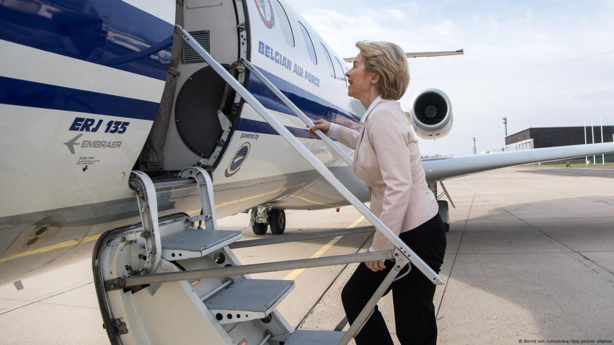 Фон дер Ляйєн змушена приземлитися на паперові карти через відмову GPS