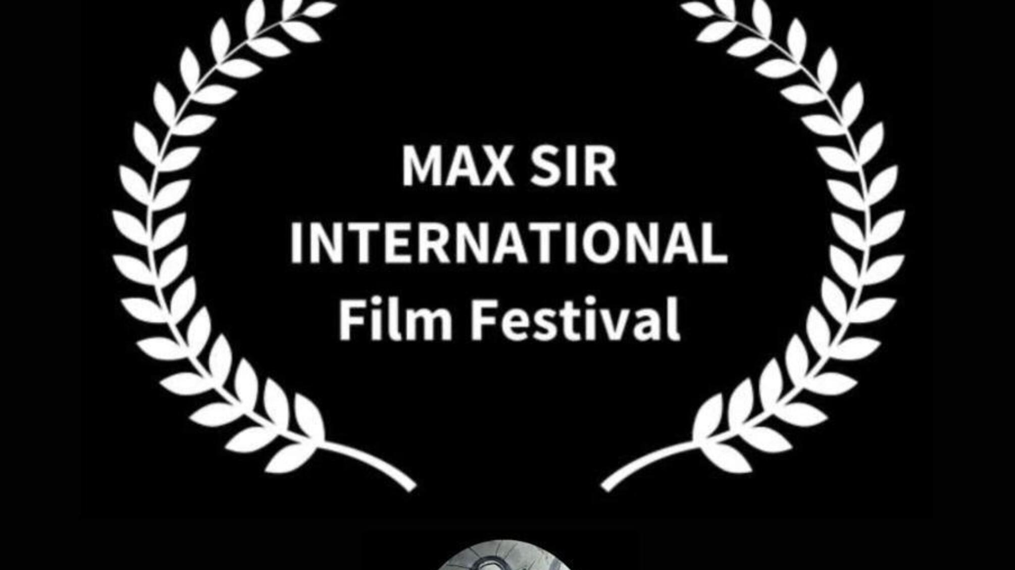 Чилийский художник и режиссер Макс Сир представил 'Мечты об Украине' в Ужгородском замке