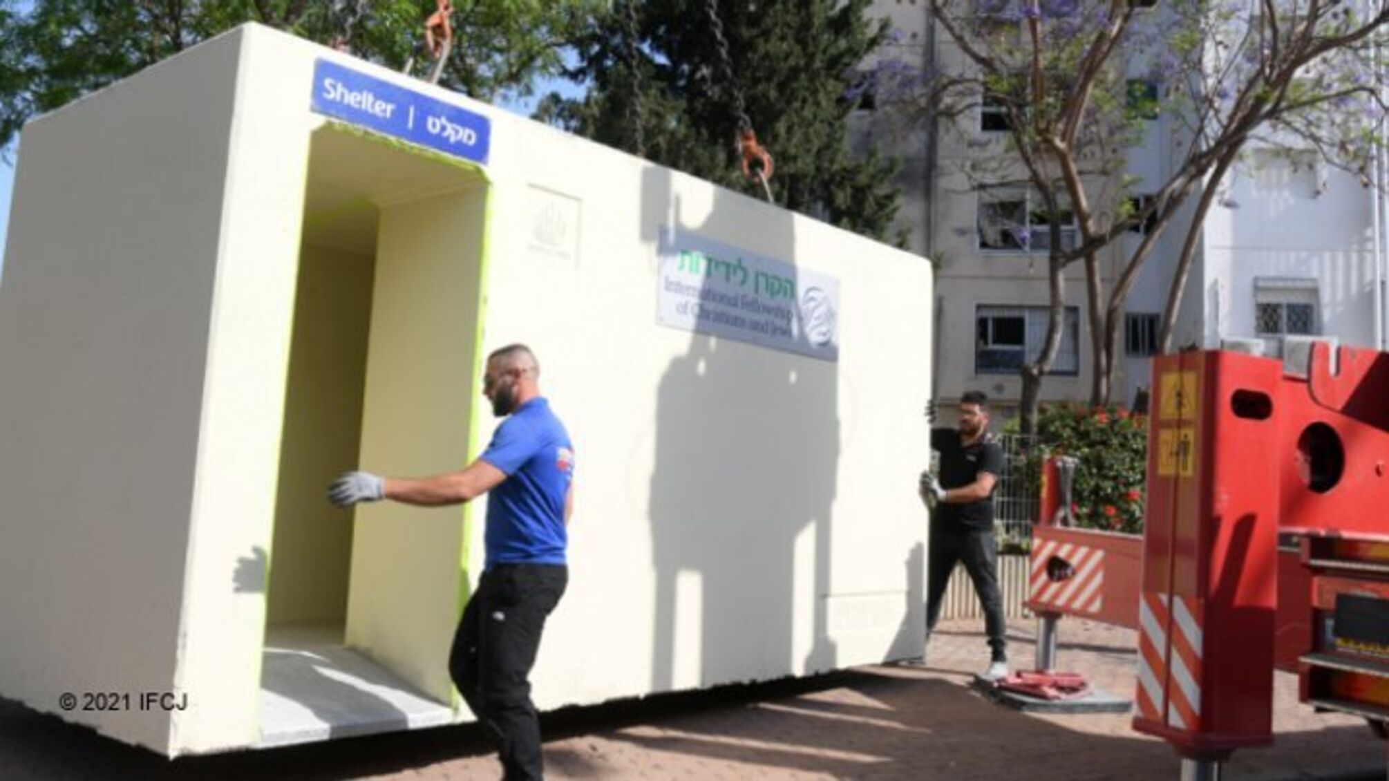 У Солом’янському районі планують встановити 150 мобільних бетонних укриттів