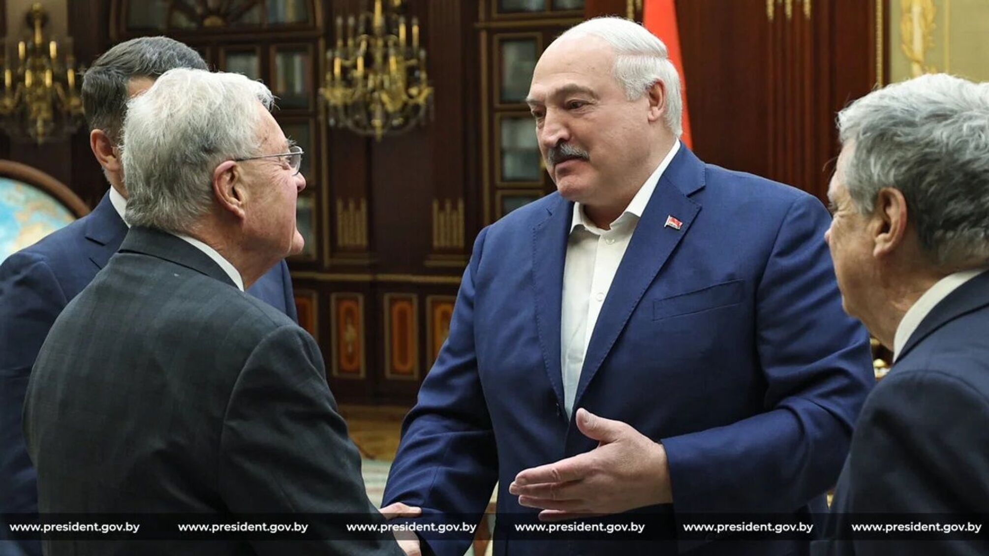 Беларусь уволила 52 политзаключенных после письма Трампа