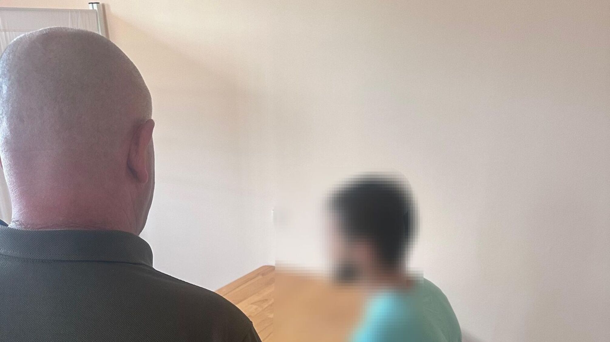 Львовянин пытался обмануть пограничников, выдавая себя за иностранца и предлагая взятку