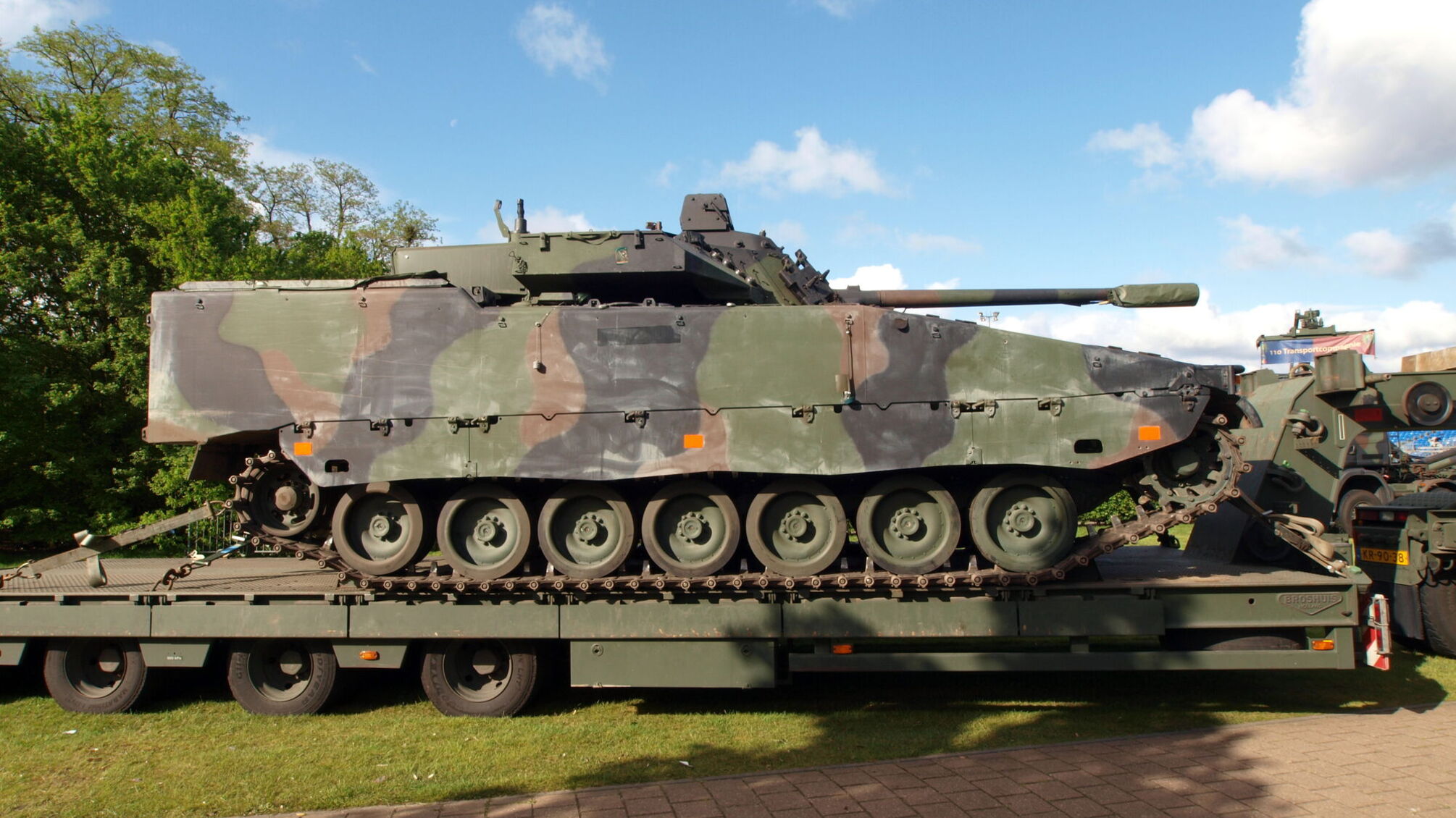 CV90