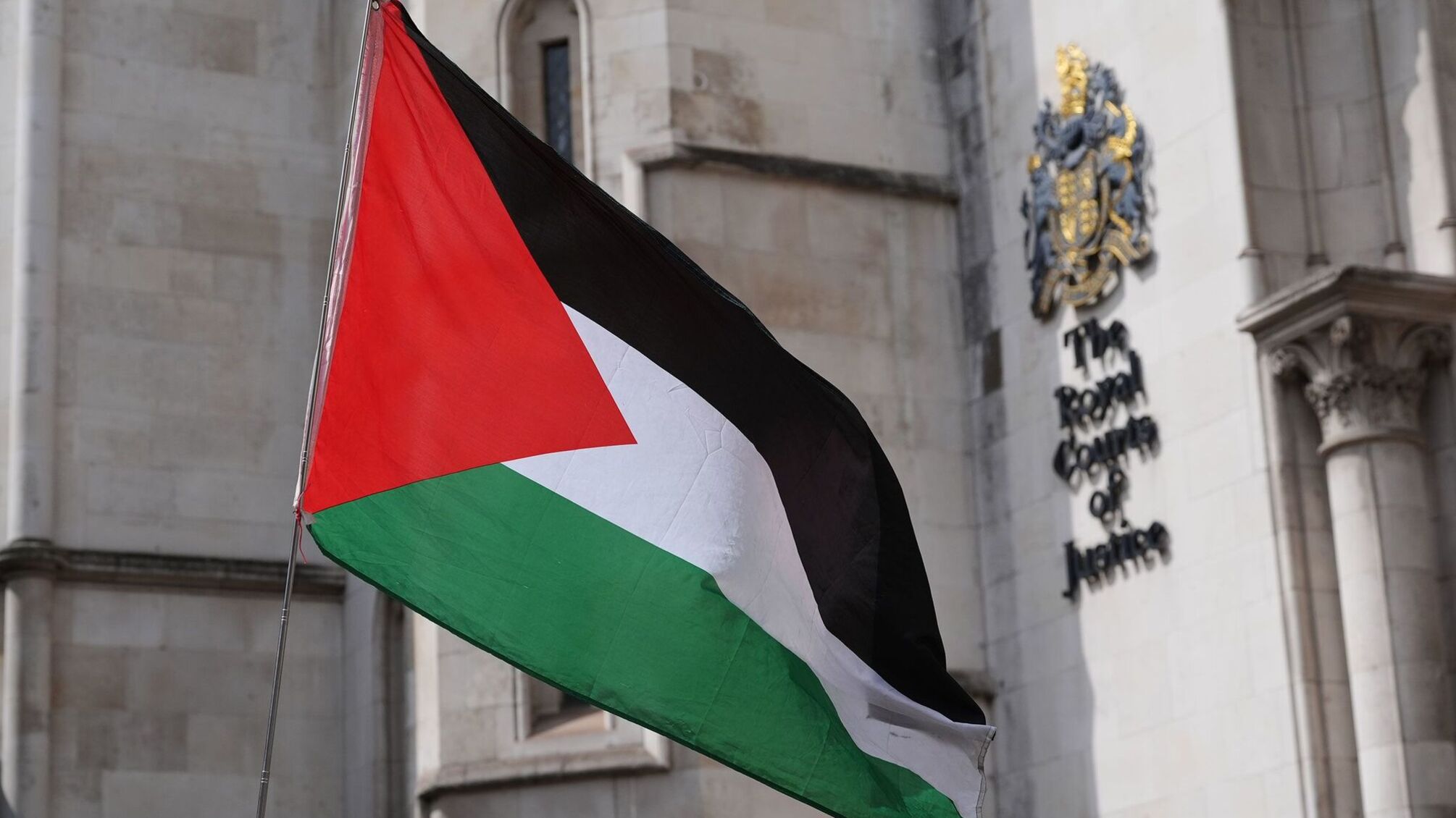 ООН утвердила резолюцию в поддержку Палестинского государства, несмотря на сопротивление Израилю.