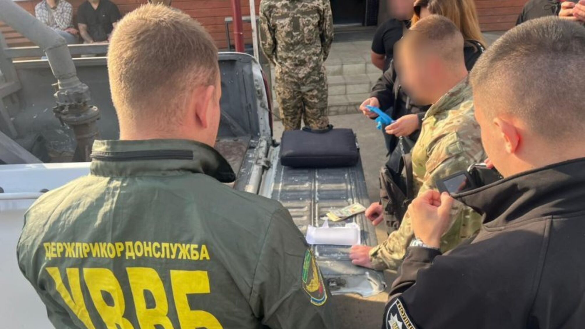 Житель Рівненщини пропонував хабар прикордоннику за незаконний виїзд свого друга