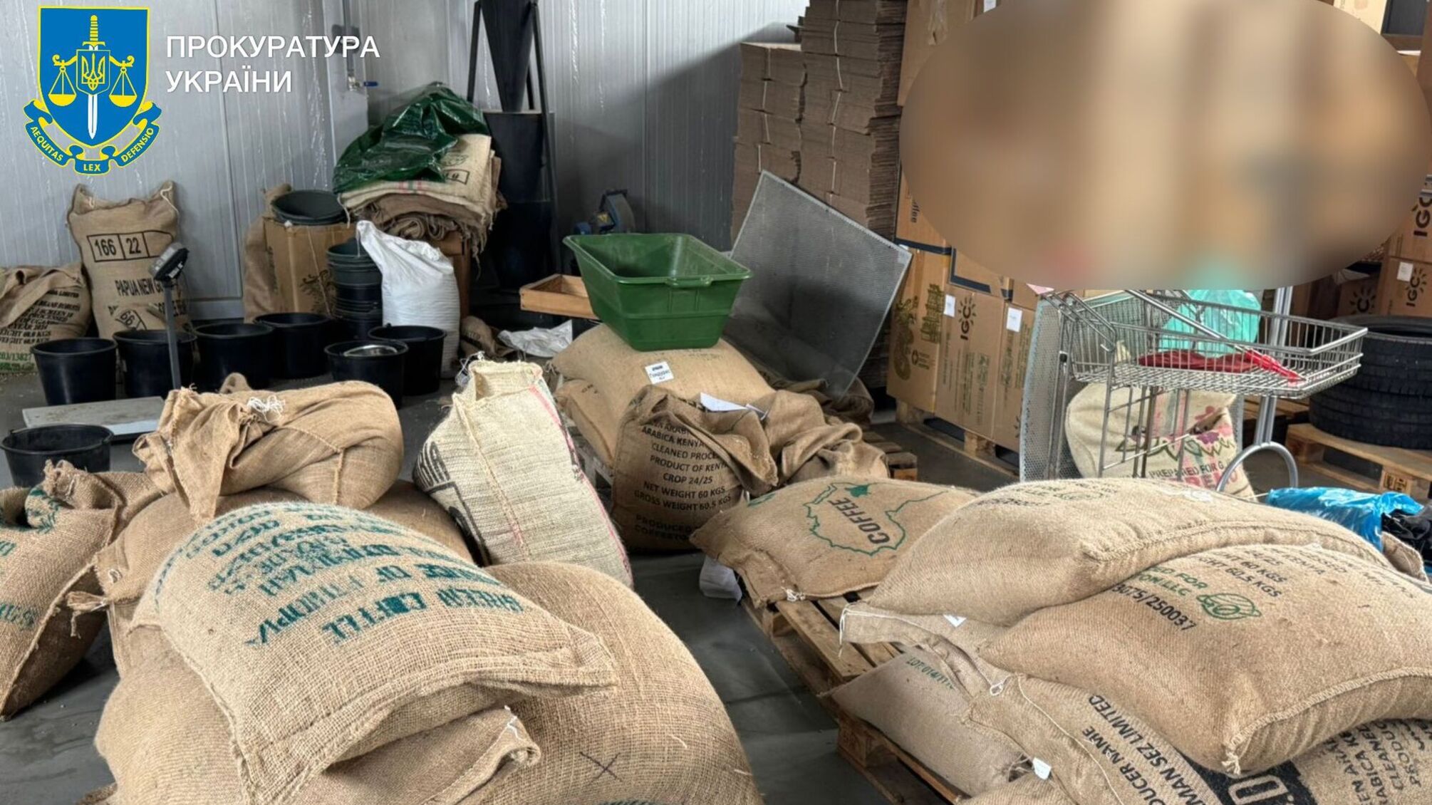 Кава під відомими брендами без ліцензій: на Київщині викрили підпільне виробництво